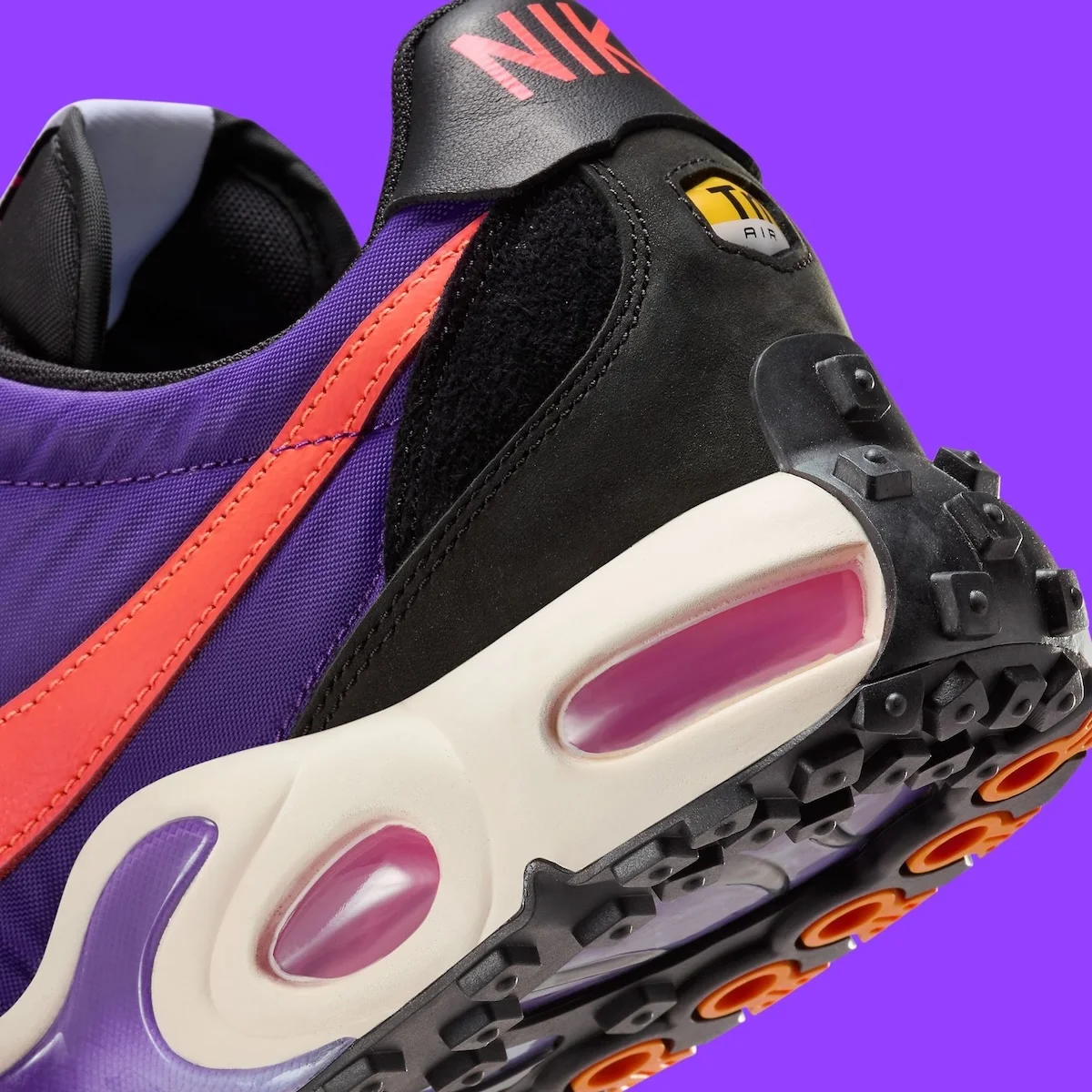 Nike Air Max Waffle SP Voltage Purple 6 La Nike Air Max Waffle Racer SP « Voltage Purple » débarque dans un style vibrant