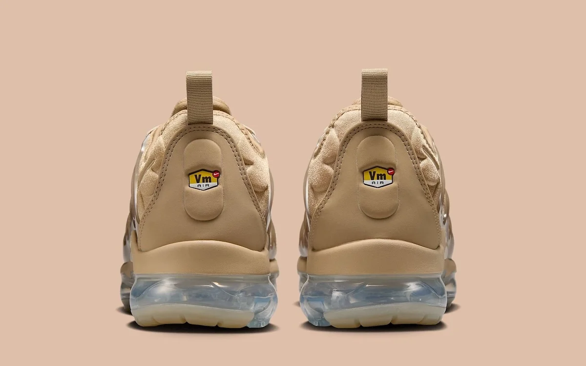 La Nike Air VaporMax Plus « Parachute Beige » apporte un nouvel attrait à l'héritage de la sneaker