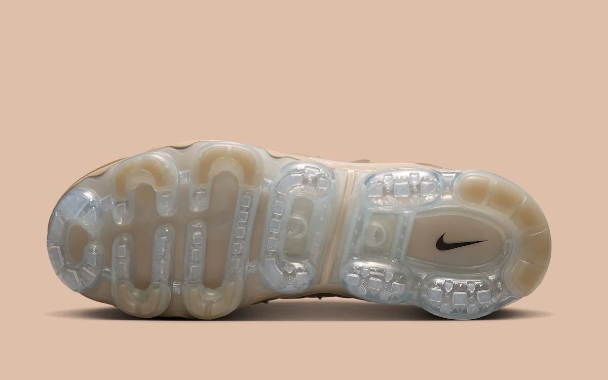 La Nike Air VaporMax Plus « Parachute Beige » apporte un nouvel attrait à l'héritage de la sneaker