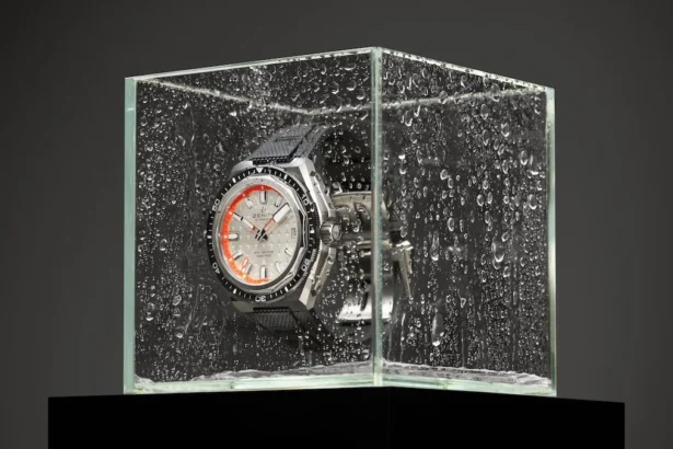 ZENITH élargit sa collection DEFY Extreme Diver avec un modèle à cadran blanc argenté