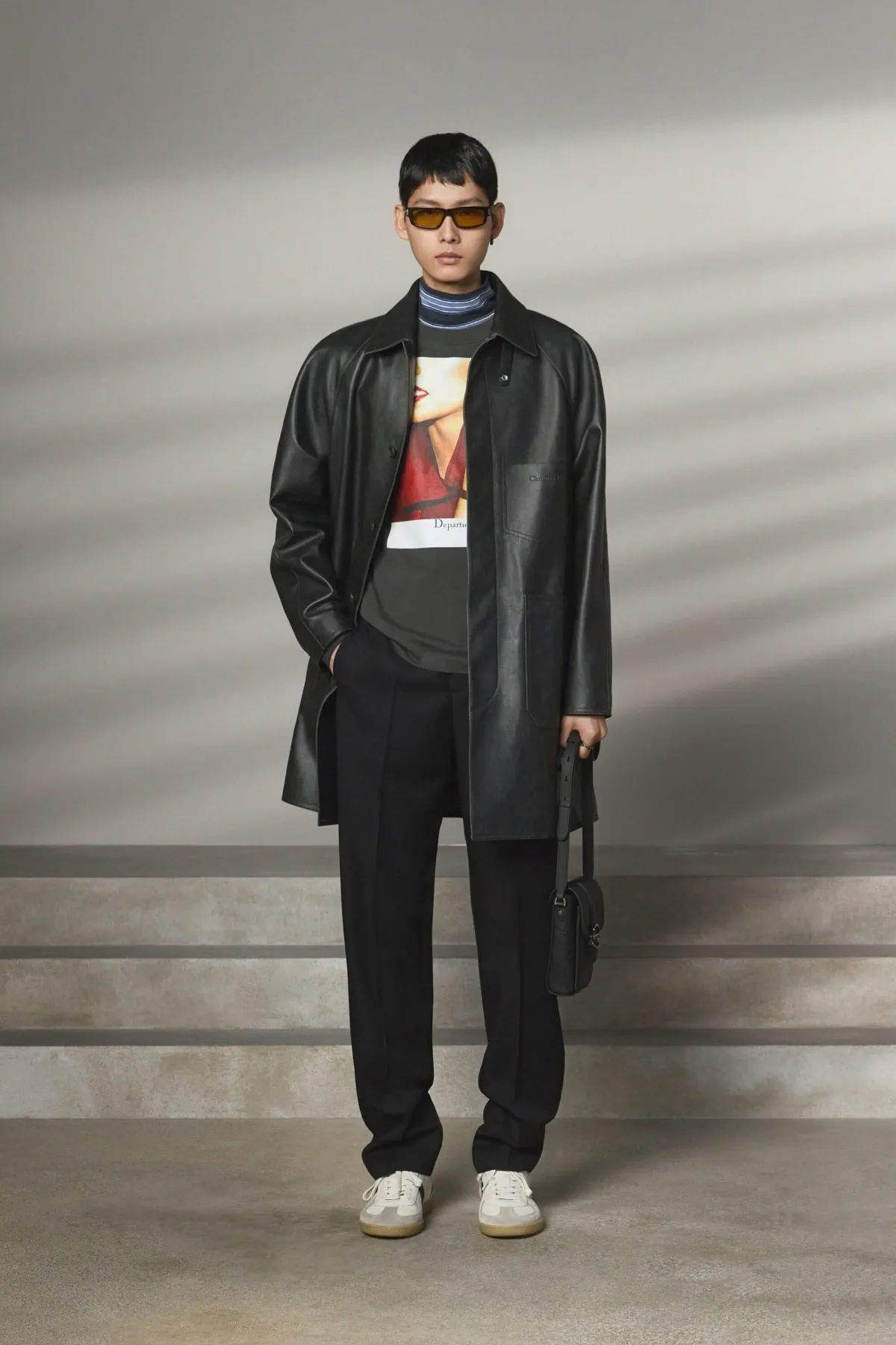 Pour la collection DIOR Men Pré-Automne 2025, Kim Jones marie avec brio les styles formels et décontractés
