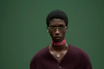 La collection Gucci Pré-Automne 2025 met en valeur la grandeur décontractée et le charme rétro