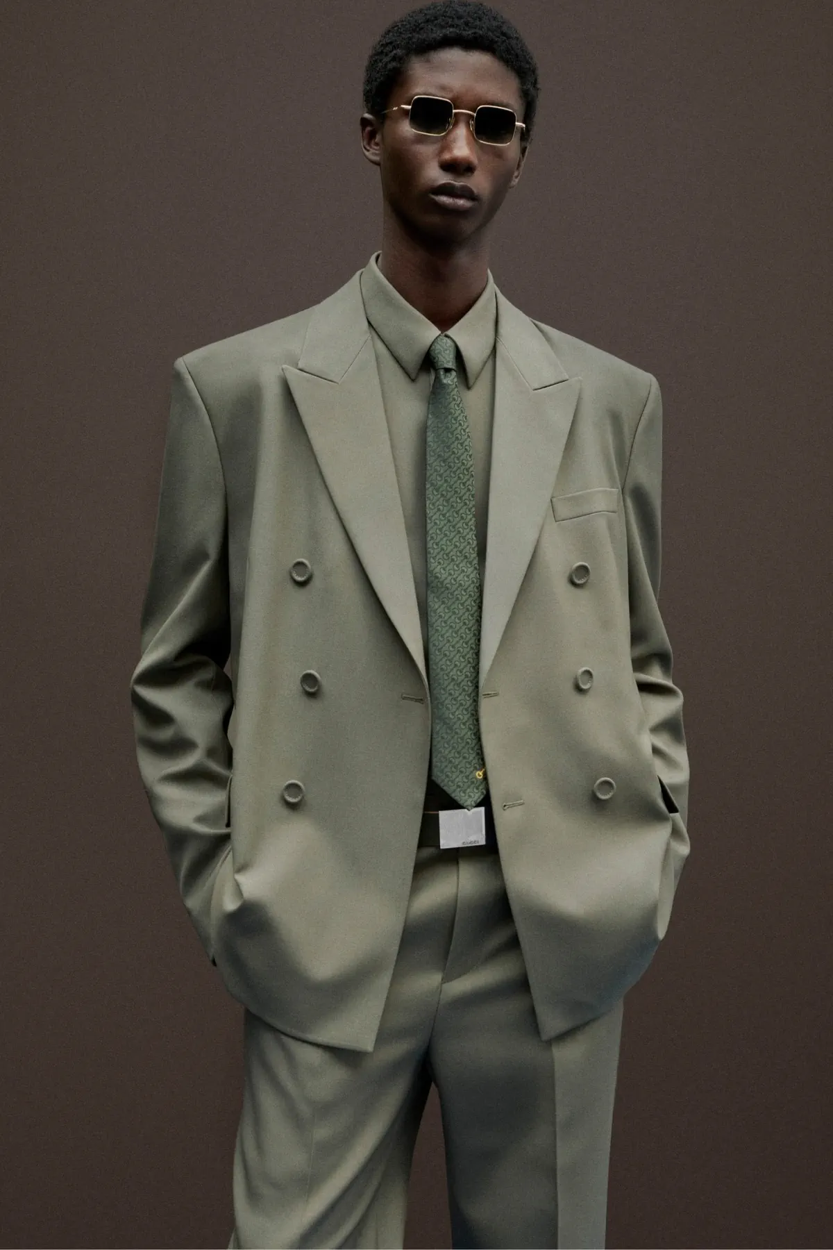 La collection Gucci Pré-Automne 2025 met en valeur la grandeur décontractée et le charme rétro