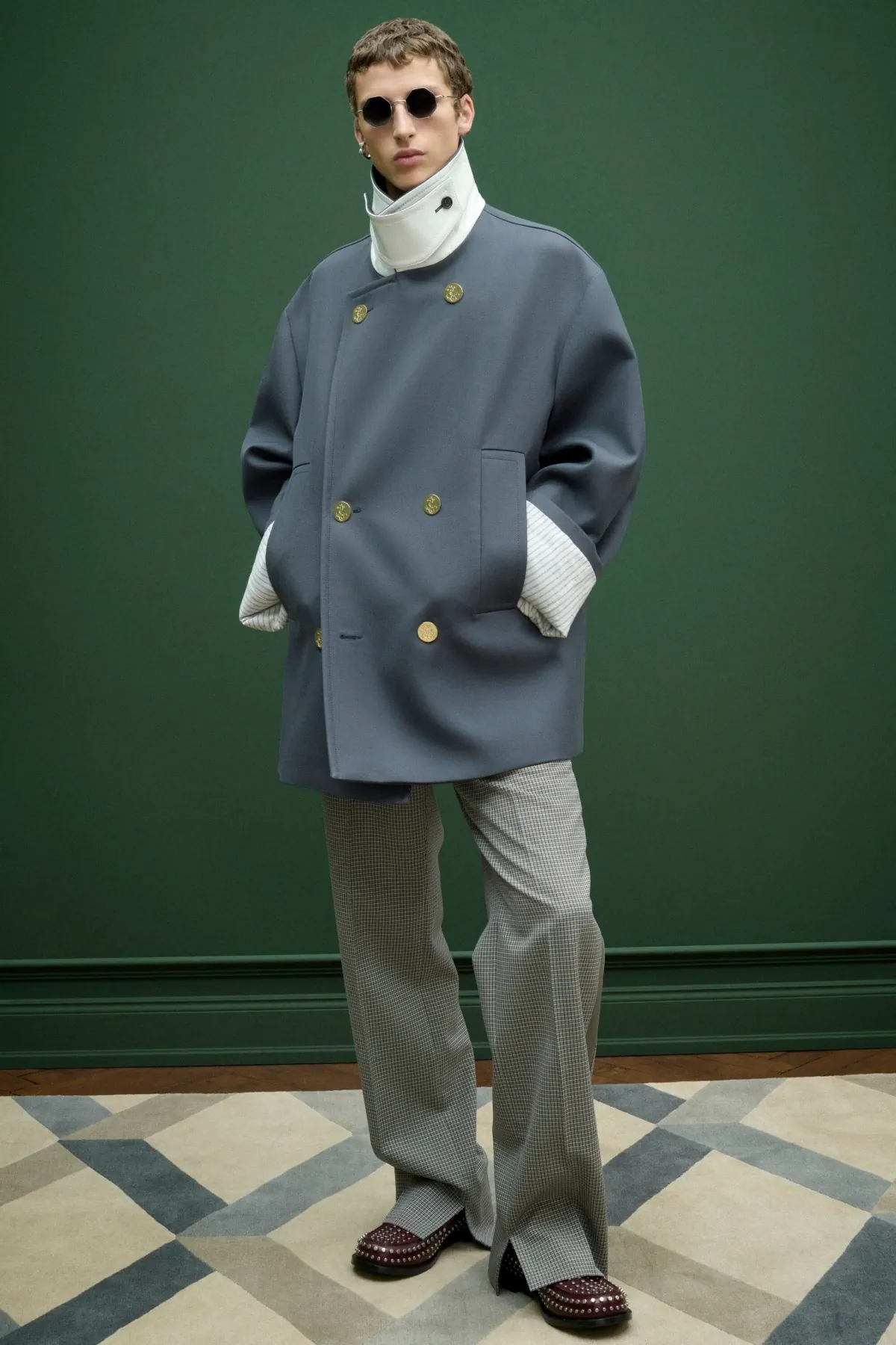La collection Gucci Pré-Automne 2025 met en valeur la grandeur décontractée et le charme rétro