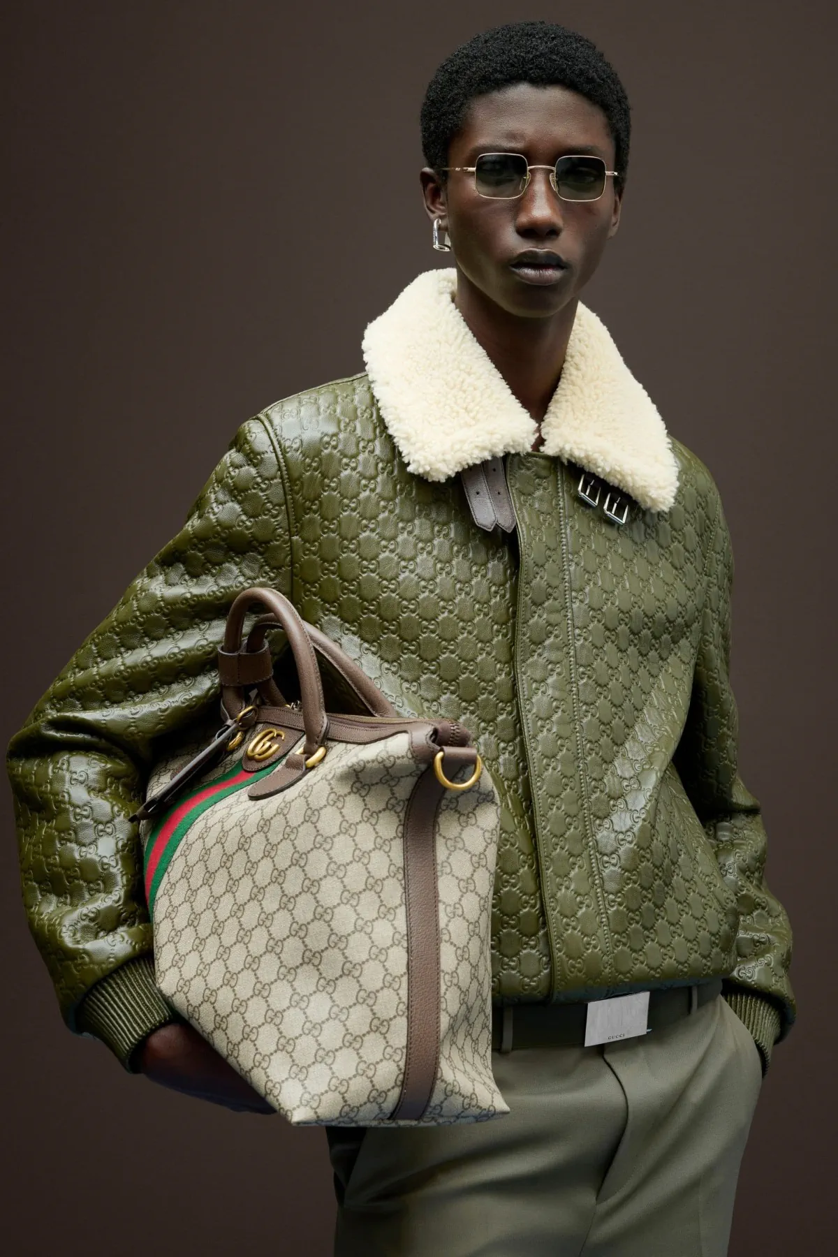 La collection Gucci Pré-Automne 2025 met en valeur la grandeur décontractée et le charme rétro