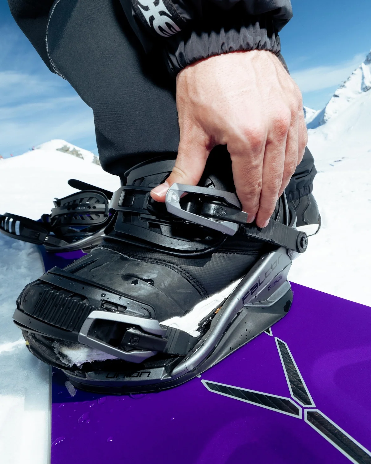 Lamborghini s'est associé à CAPiTA et Union Binding Company pour produire un snowboard en édition limitée