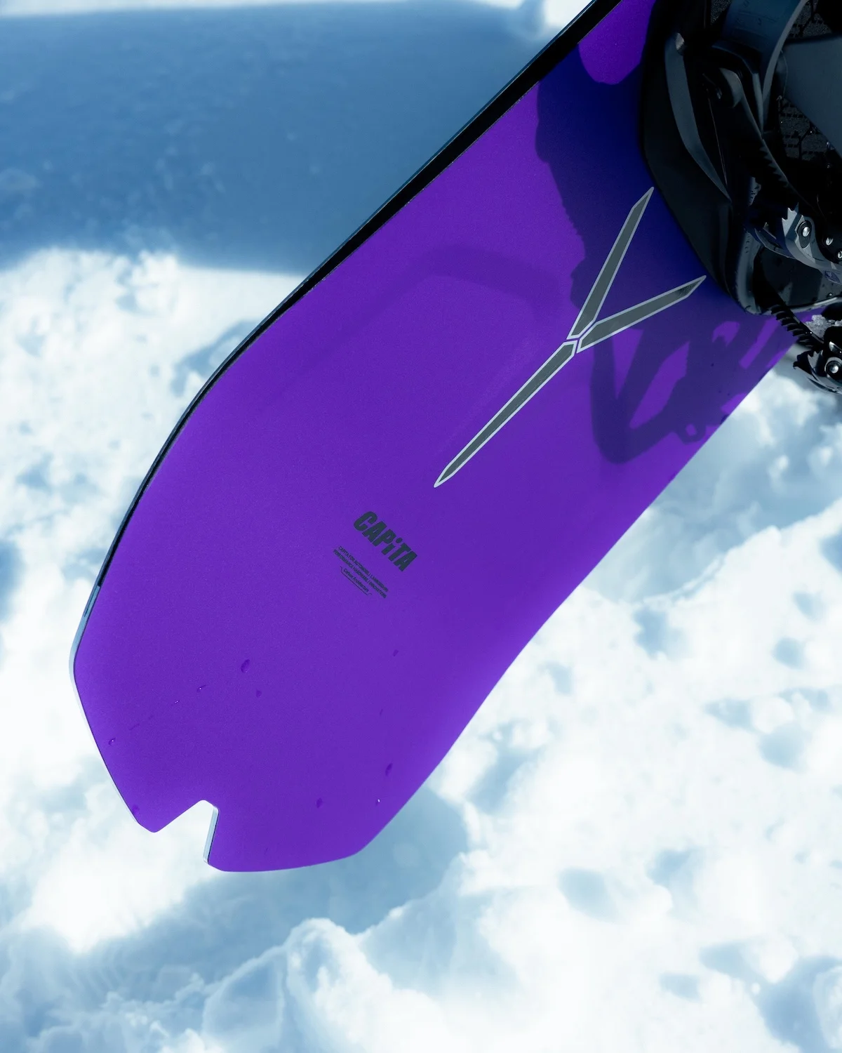 Lamborghini s'est associé à CAPiTA et Union Binding Company pour produire un snowboard en édition limitée
