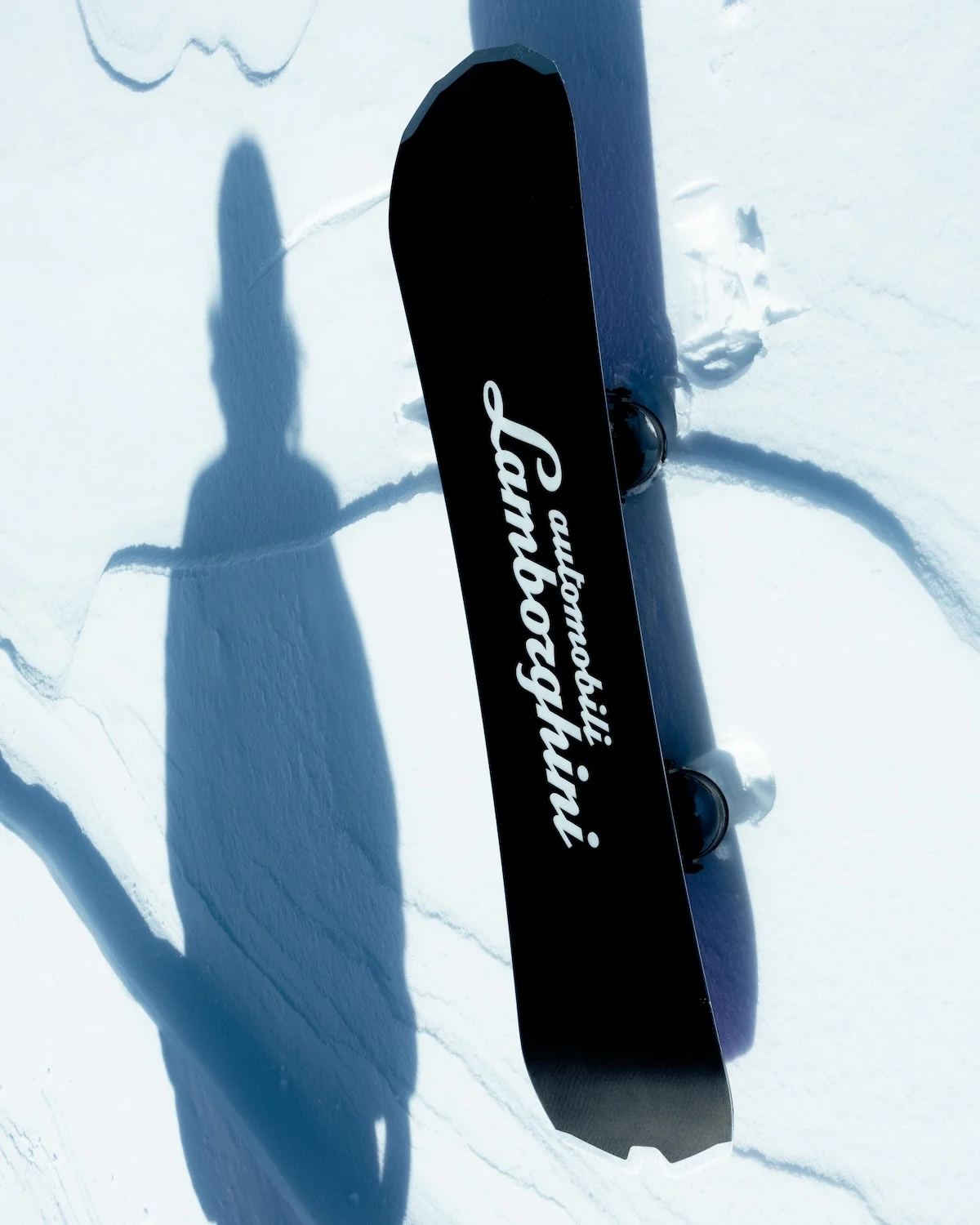 Lamborghini s'est associé à CAPiTA et Union Binding Company pour produire un snowboard en édition limitée