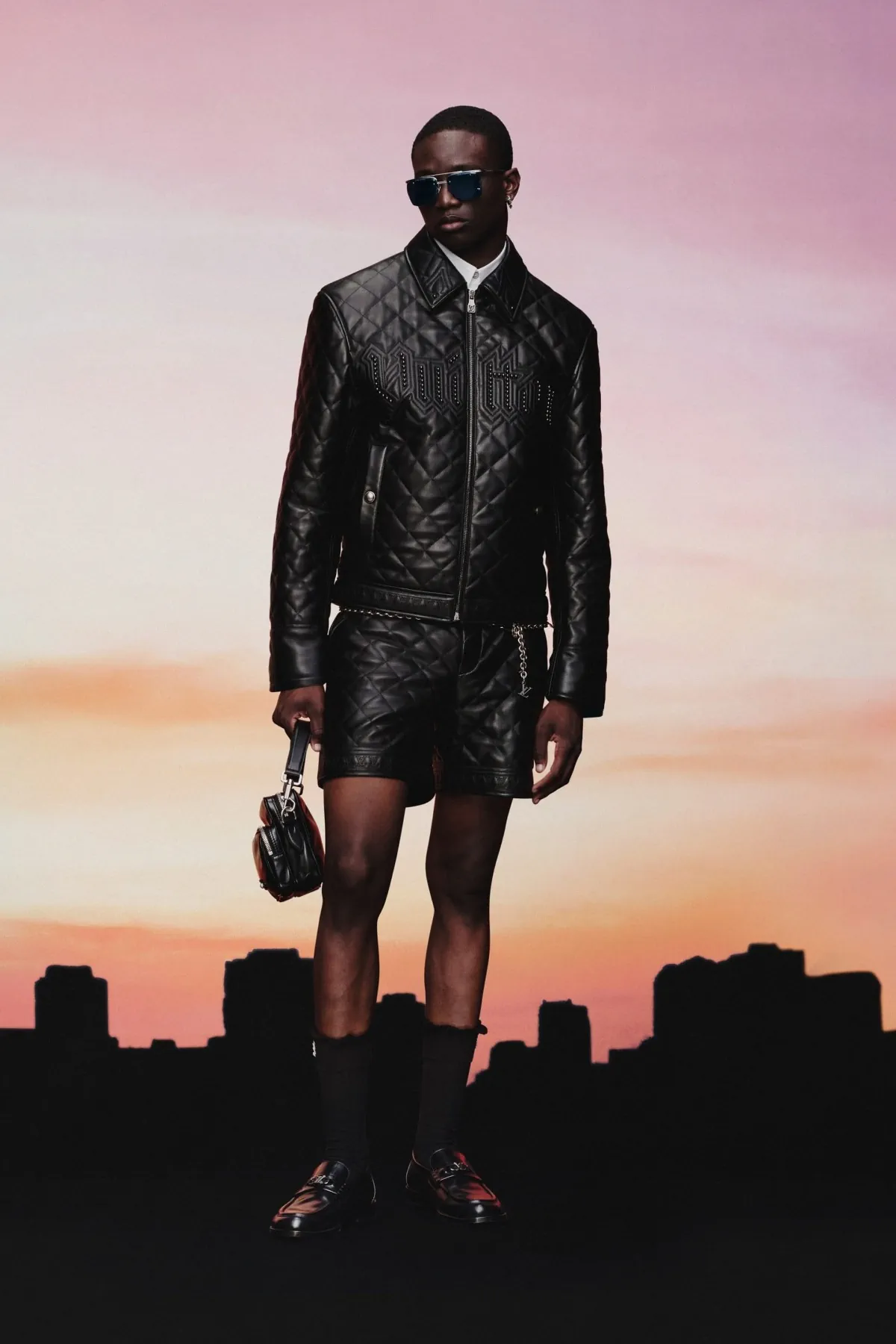 La collection Louis Vuitton Pré-Automne 2025 dévoile le rêve d'un dandy à Miami