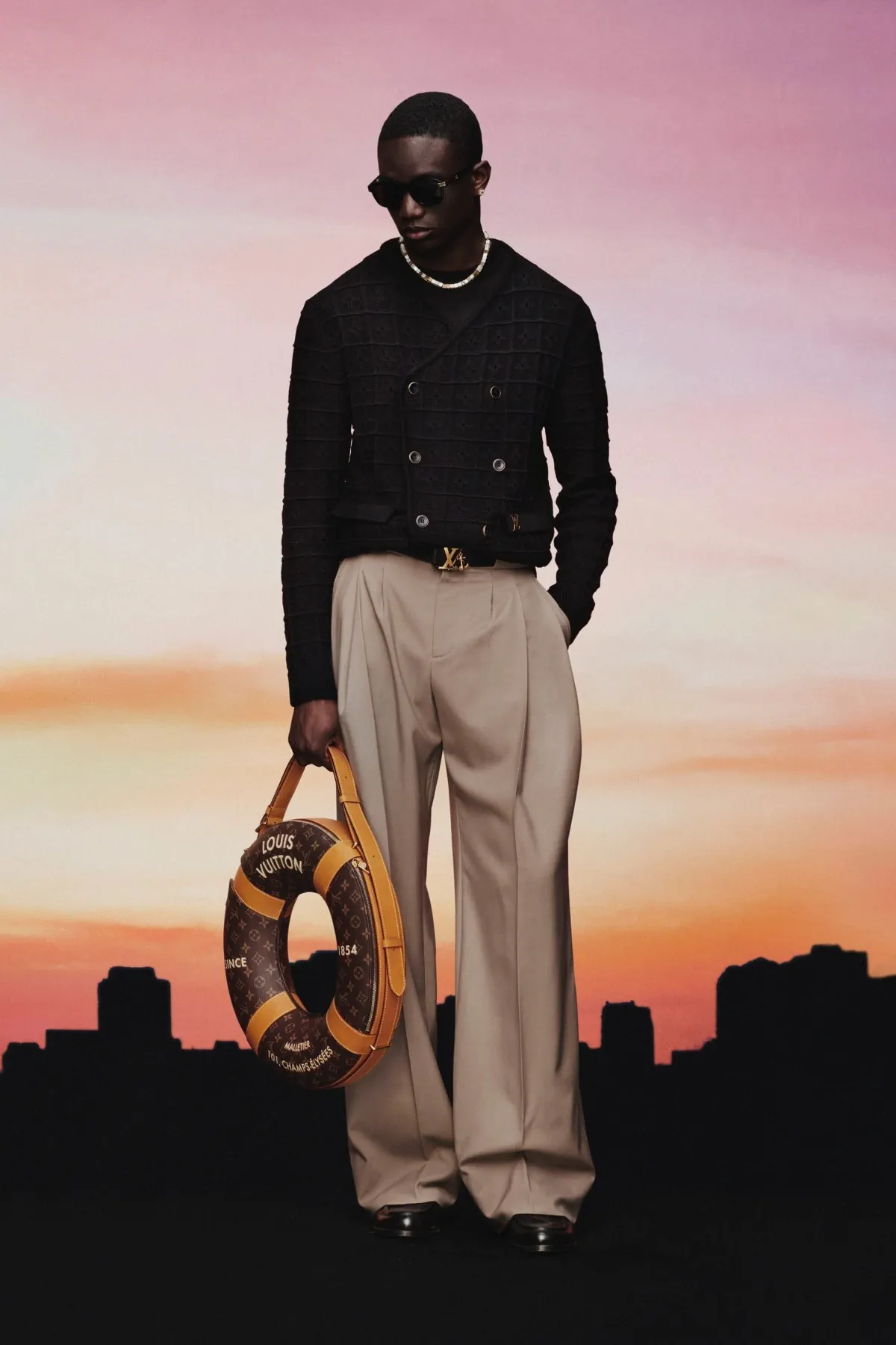 La collection Louis Vuitton Pré-Automne 2025 dévoile le rêve d'un dandy à Miami
