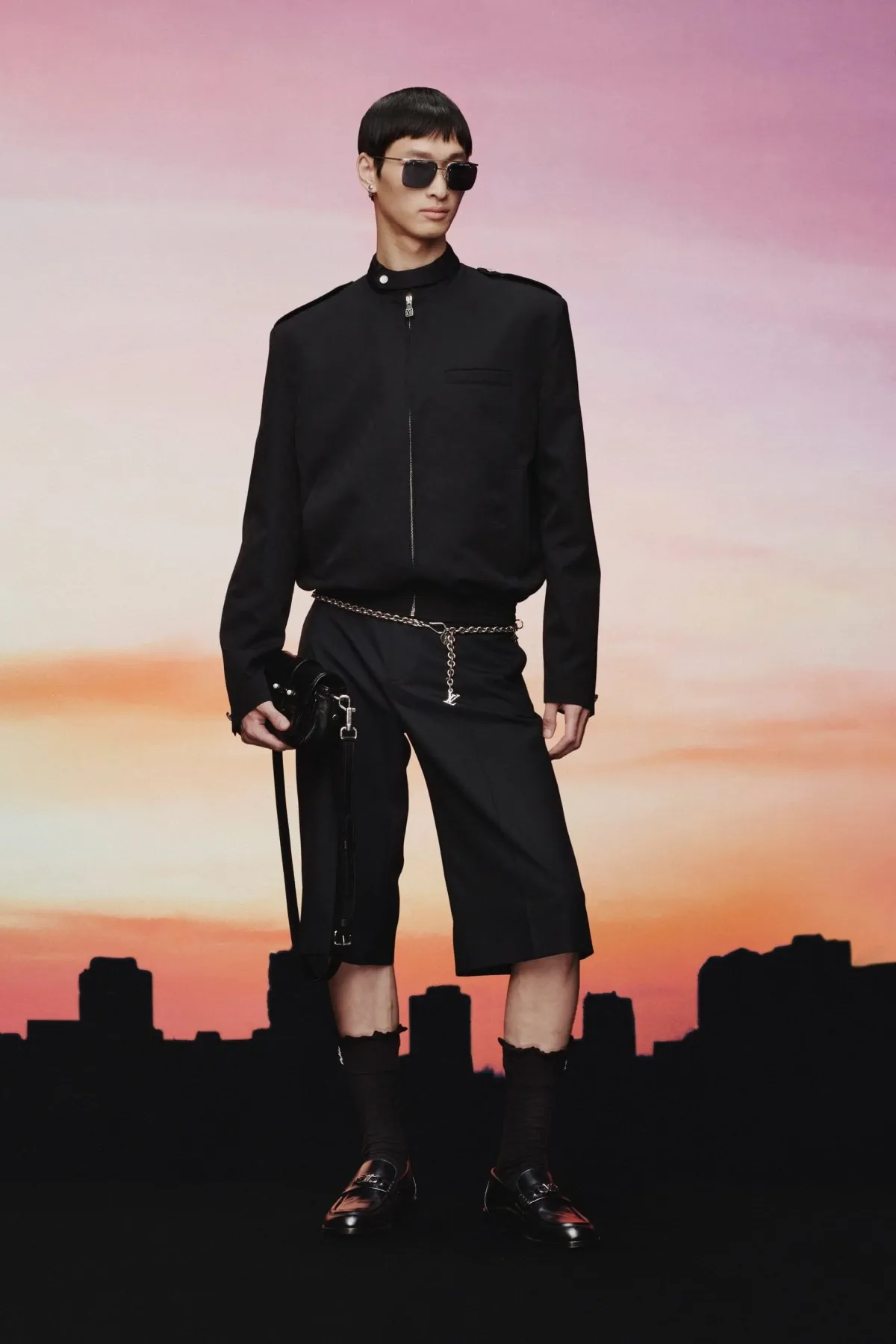 La collection Louis Vuitton Pré-Automne 2025 dévoile le rêve d'un dandy à Miami