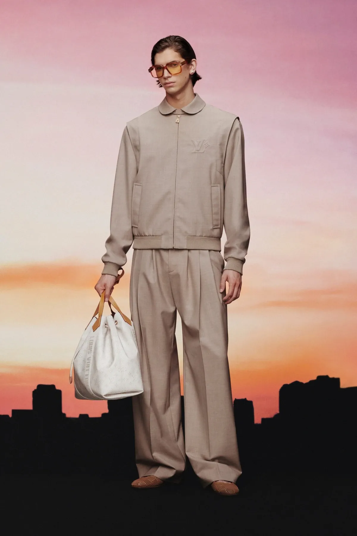 La collection Louis Vuitton Pré-Automne 2025 dévoile le rêve d'un dandy à Miami