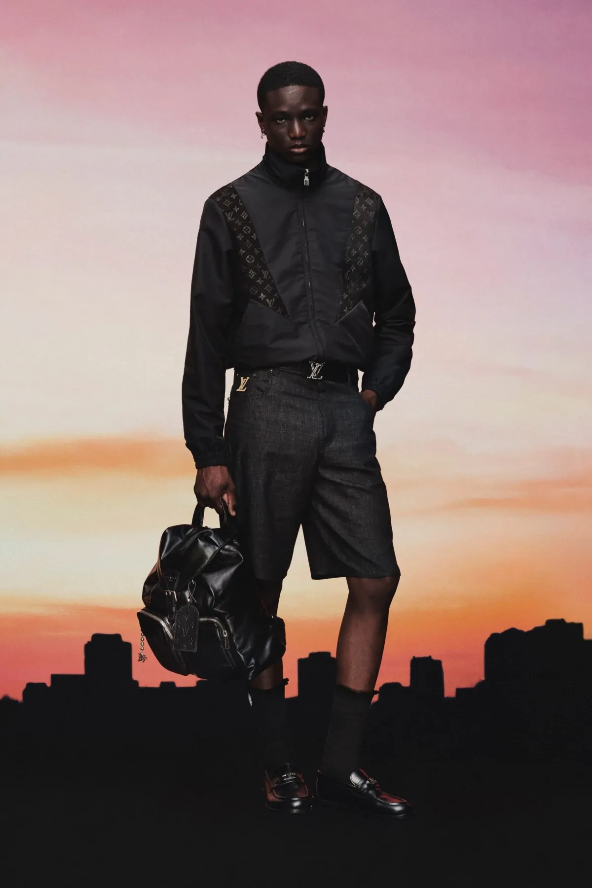 La collection Louis Vuitton Pré-Automne 2025 dévoile le rêve d'un dandy à Miami
