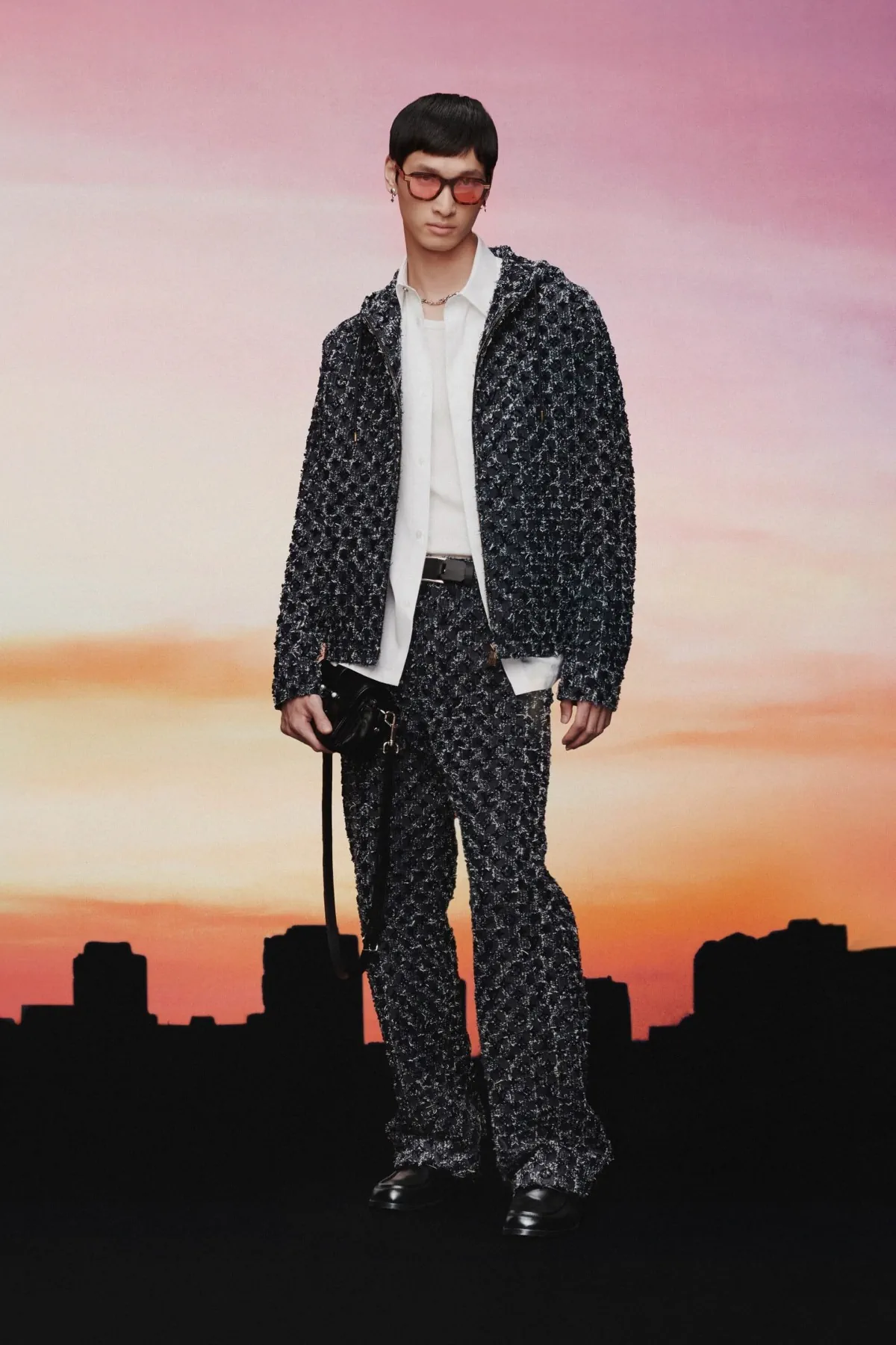 La collection Louis Vuitton Pré-Automne 2025 dévoile le rêve d'un dandy à Miami