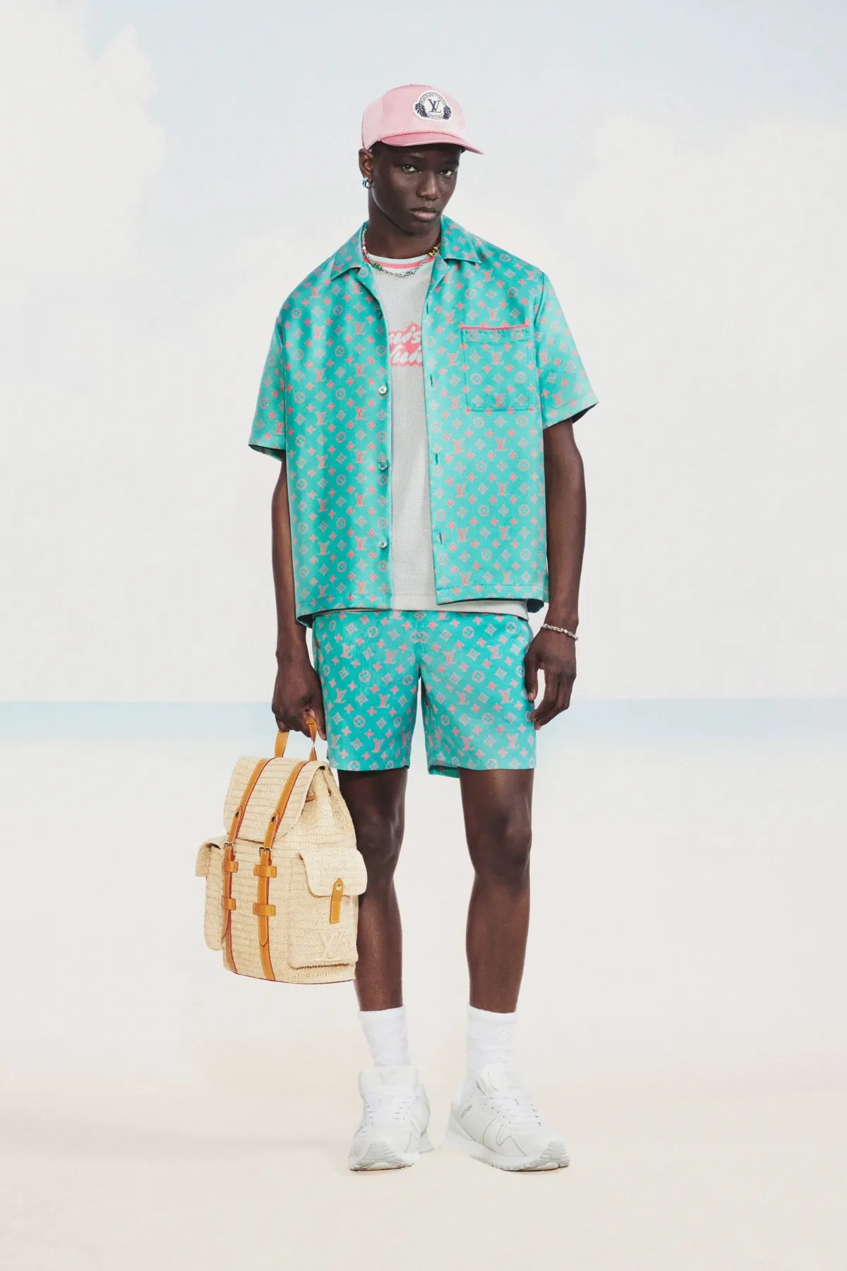La collection Louis Vuitton Pré-Automne 2025 dévoile le rêve d'un dandy à Miami