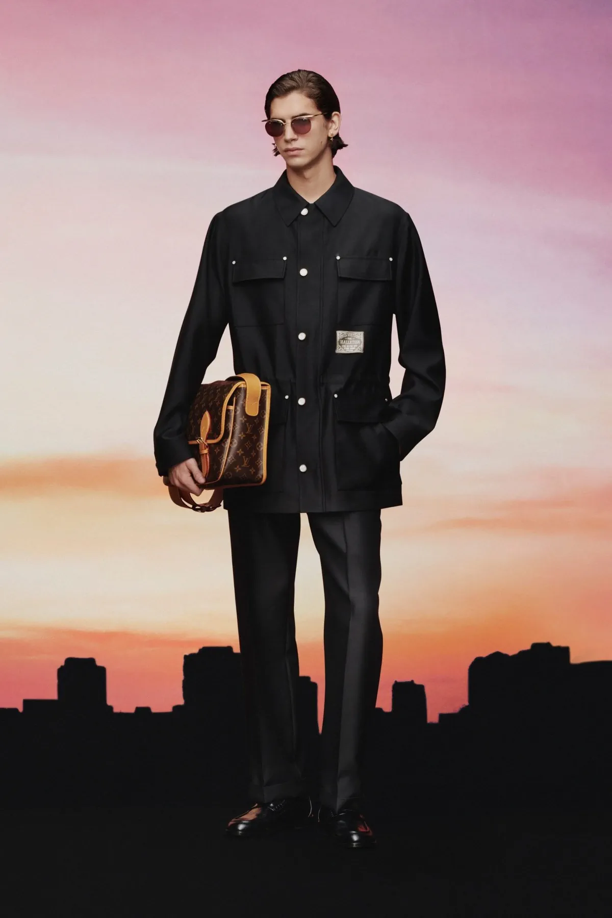 La collection Louis Vuitton Pré-Automne 2025 dévoile le rêve d'un dandy à Miami
