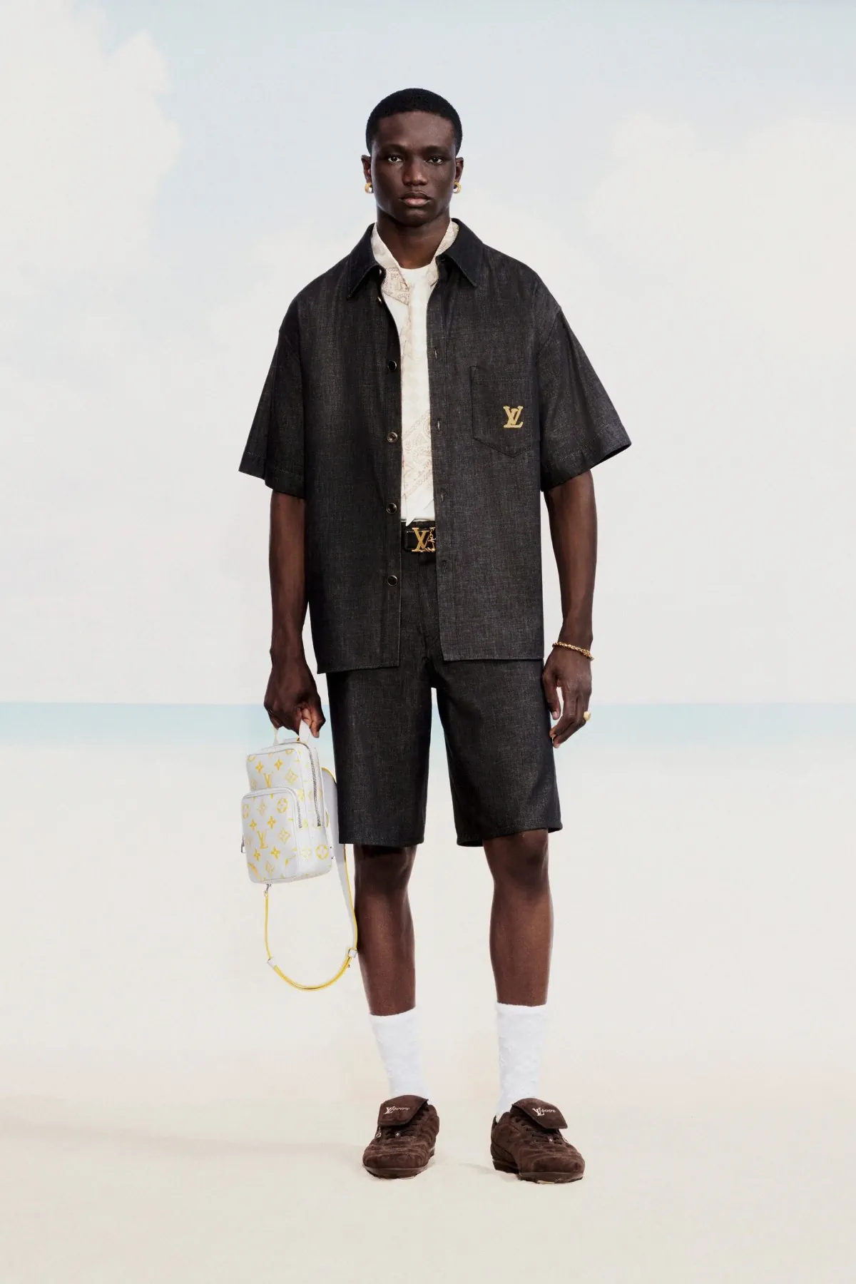 La collection Louis Vuitton Pré-Automne 2025 dévoile le rêve d'un dandy à Miami