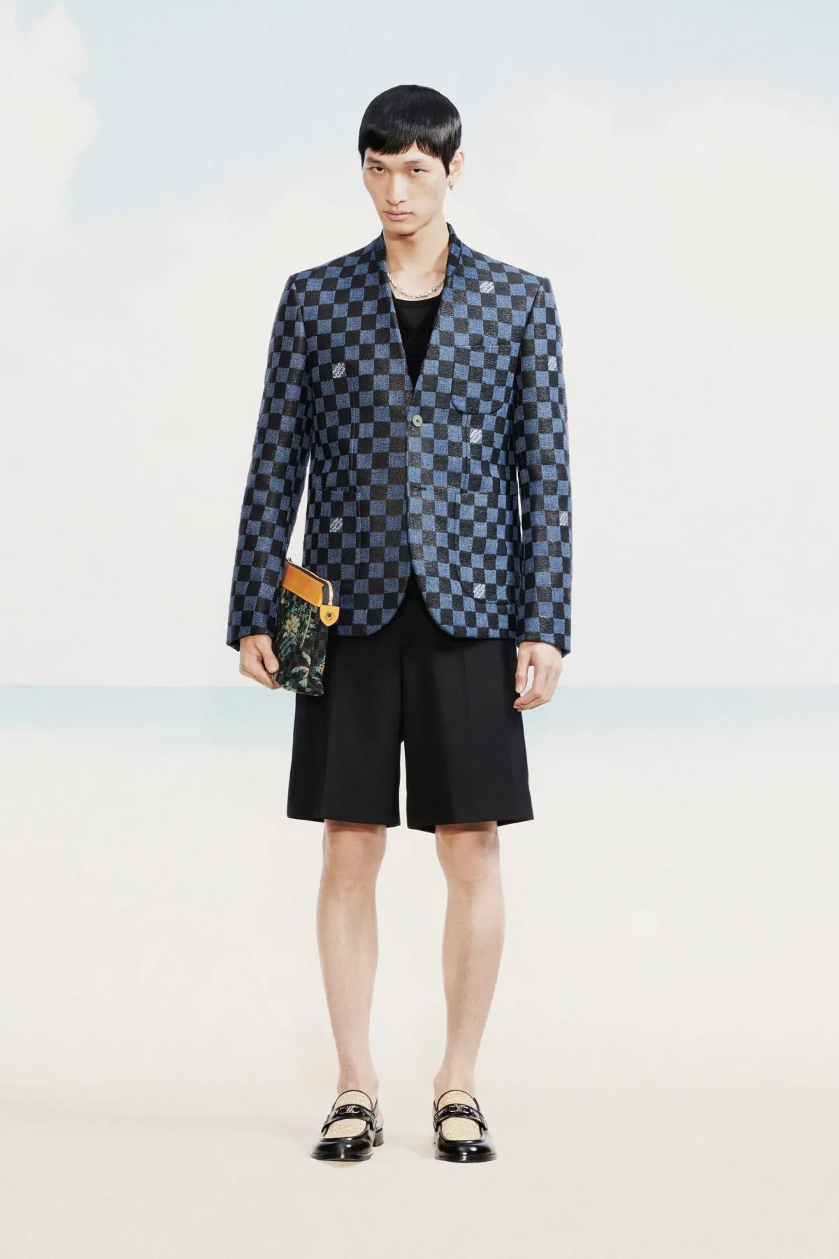 La collection Louis Vuitton Pré-Automne 2025 dévoile le rêve d'un dandy à Miami
