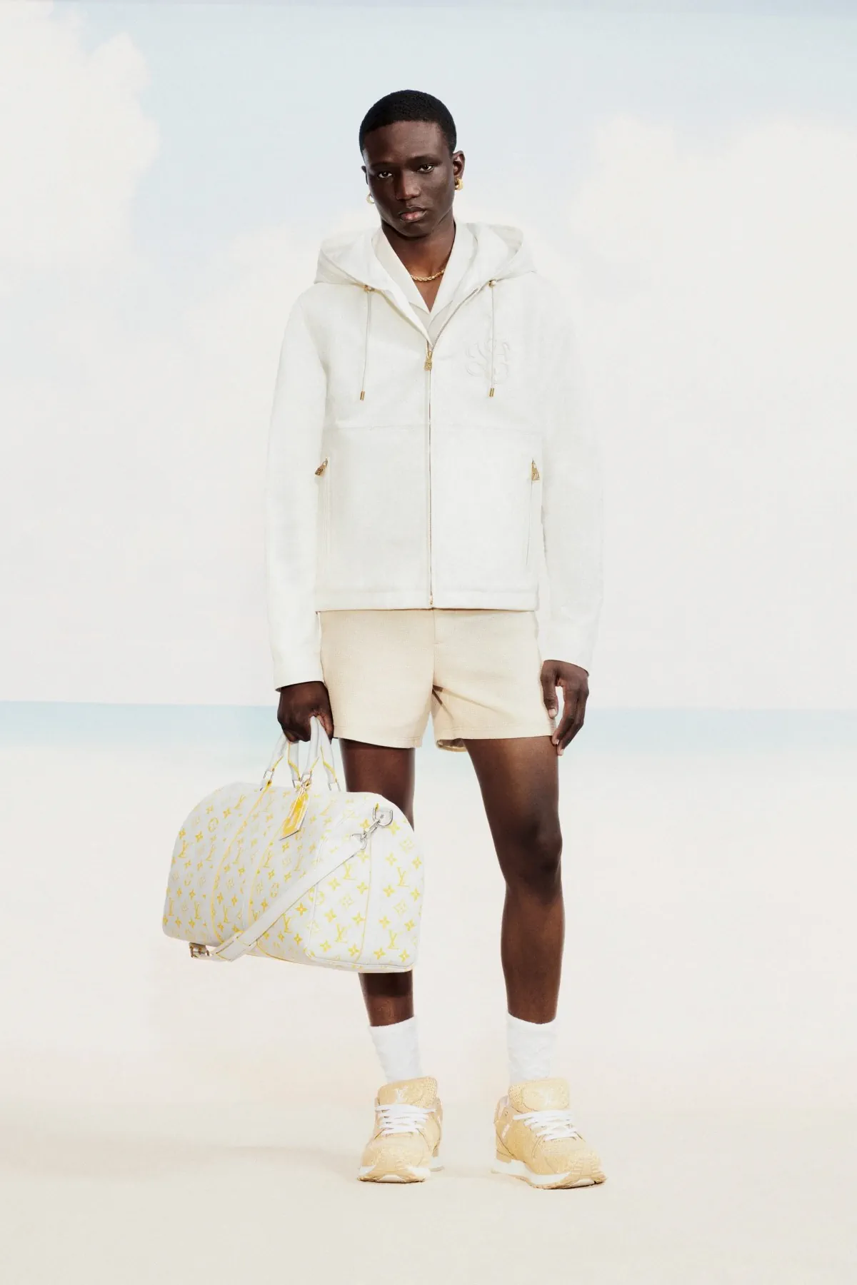 La collection Louis Vuitton Pré-Automne 2025 dévoile le rêve d'un dandy à Miami
