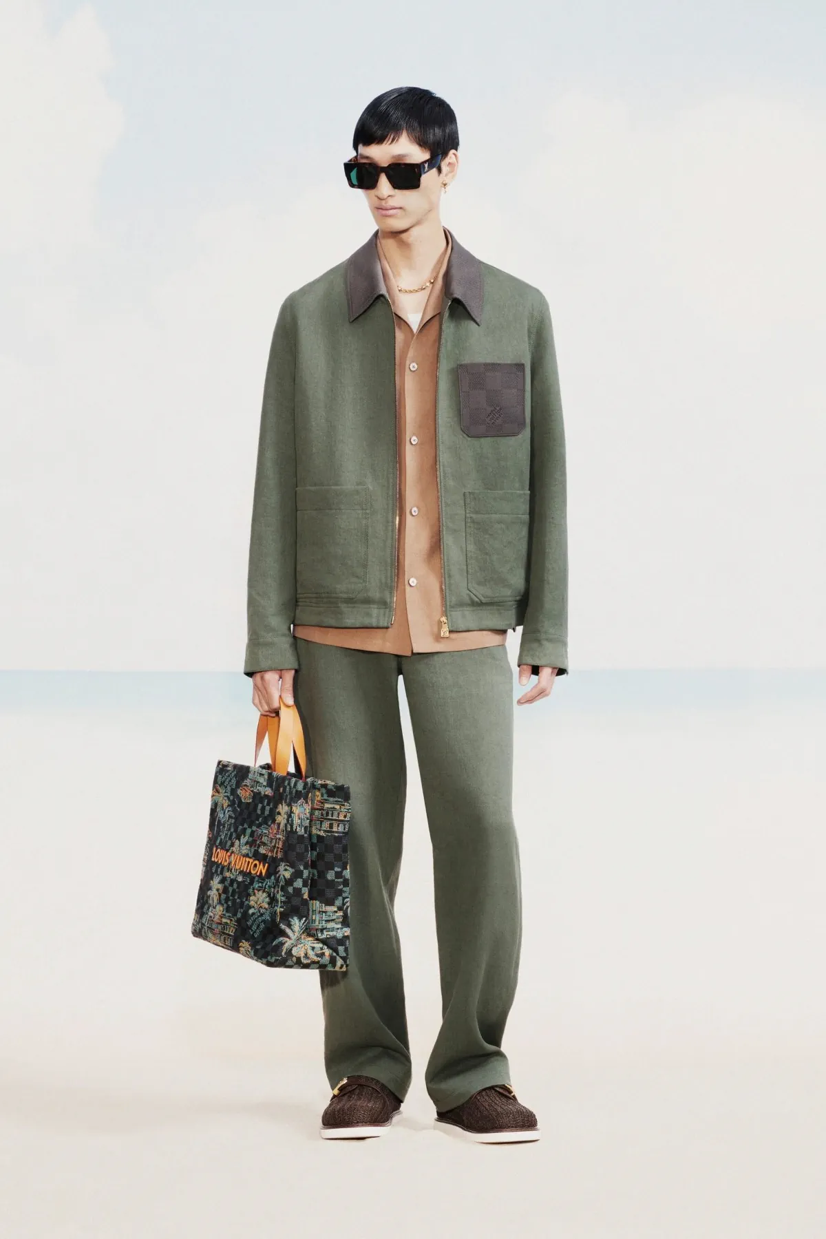 La collection Louis Vuitton Pré-Automne 2025 dévoile le rêve d'un dandy à Miami