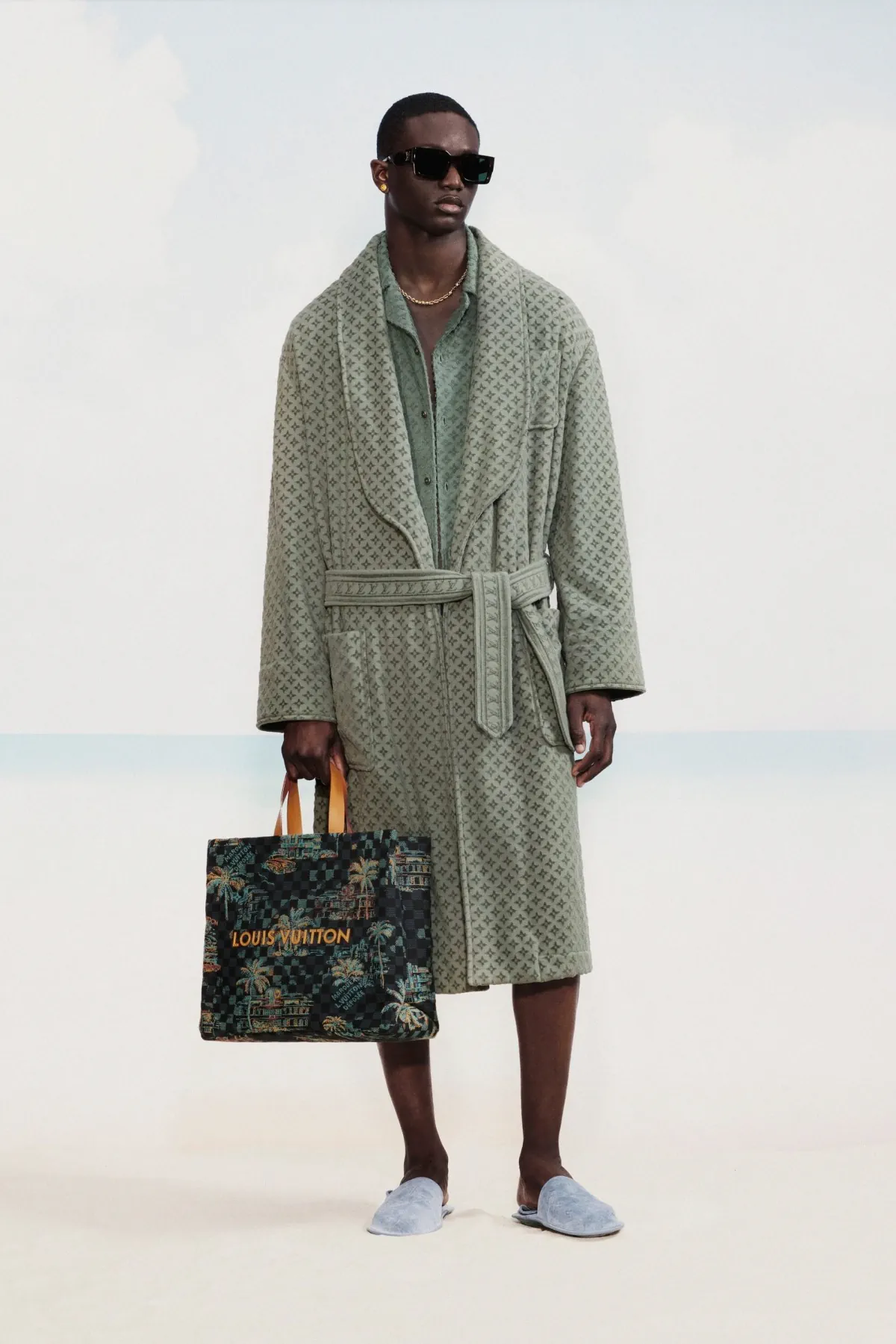 La collection Louis Vuitton Pré-Automne 2025 dévoile le rêve d'un dandy à Miami