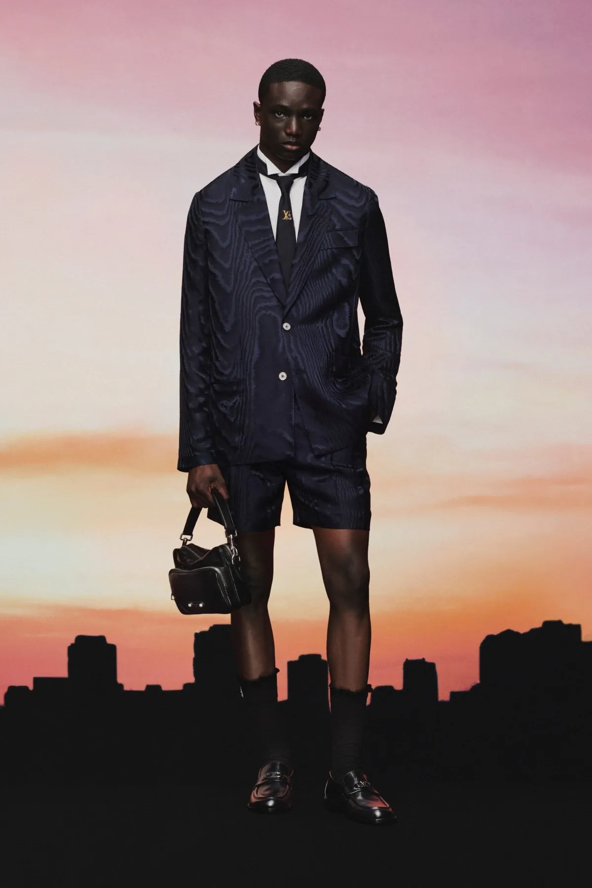 La collection Louis Vuitton Pré-Automne 2025 dévoile le rêve d'un dandy à Miami