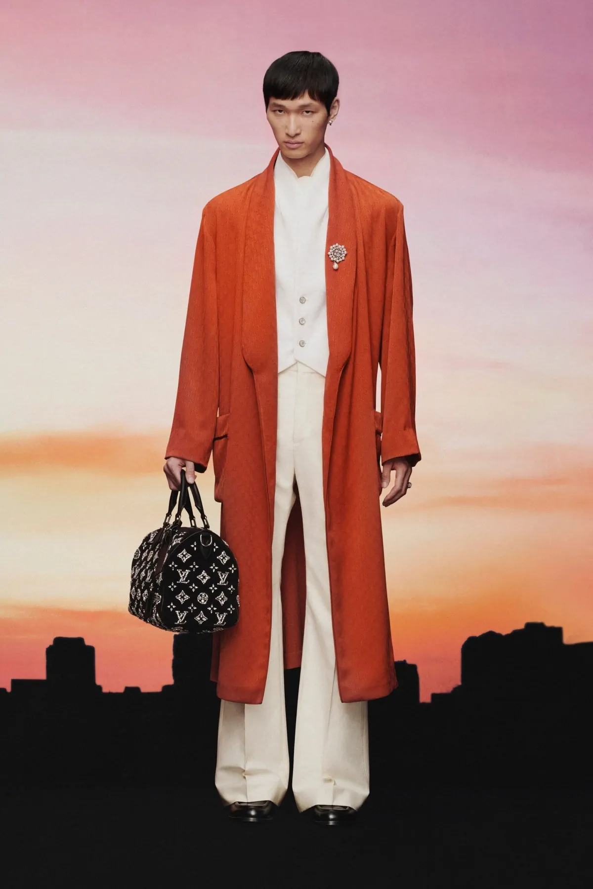 La collection Louis Vuitton Pré-Automne 2025 dévoile le rêve d'un dandy à Miami