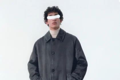 La collection Pré-Automne 2025 de MM6 Maison Margiela pour hommes met l’accent sur l'artisanat et le design intemporel