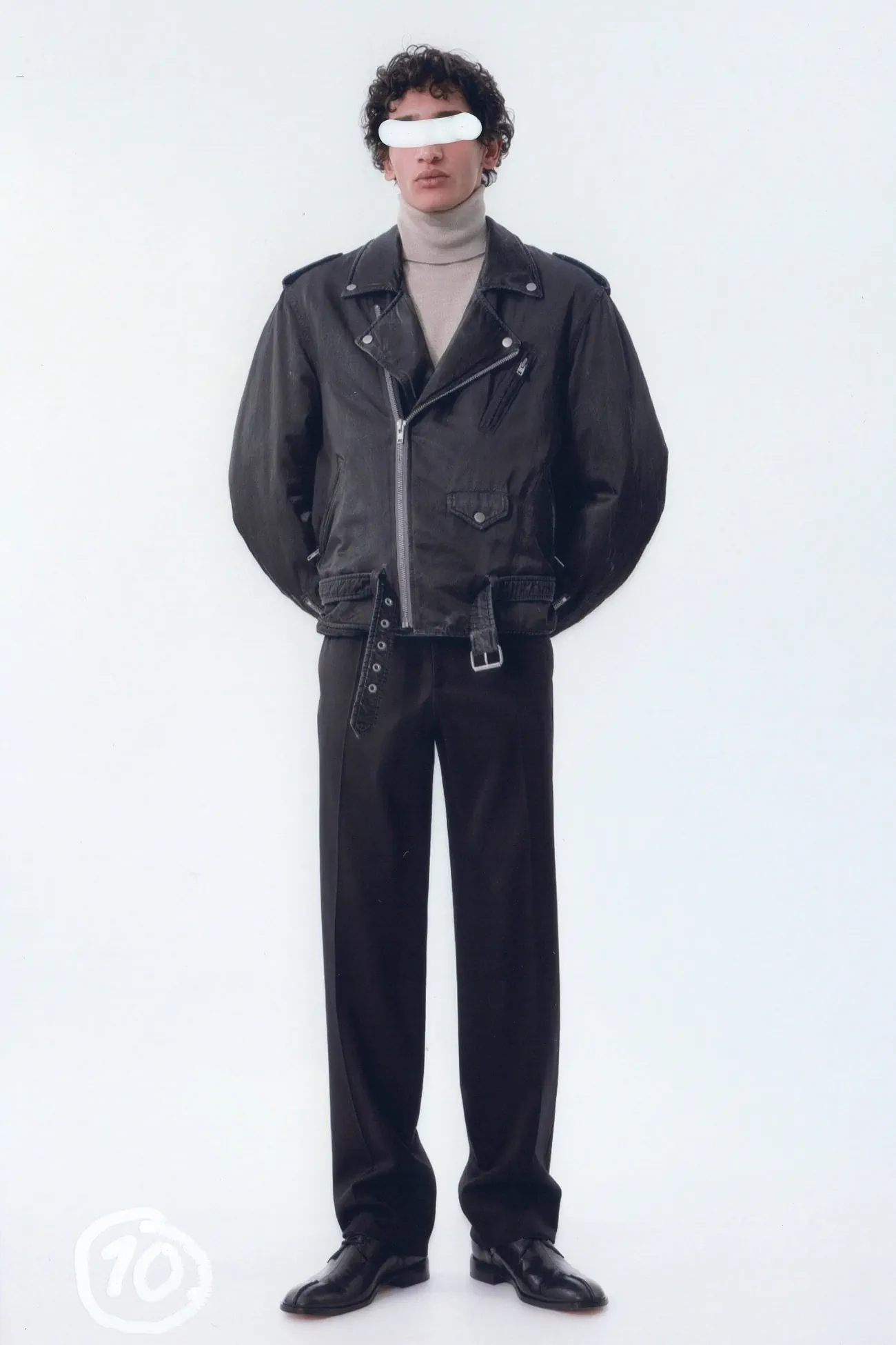 La collection Pré-Automne 2025 de MM6 Maison Margiela pour hommes met l’accent sur l'artisanat et le design intemporel