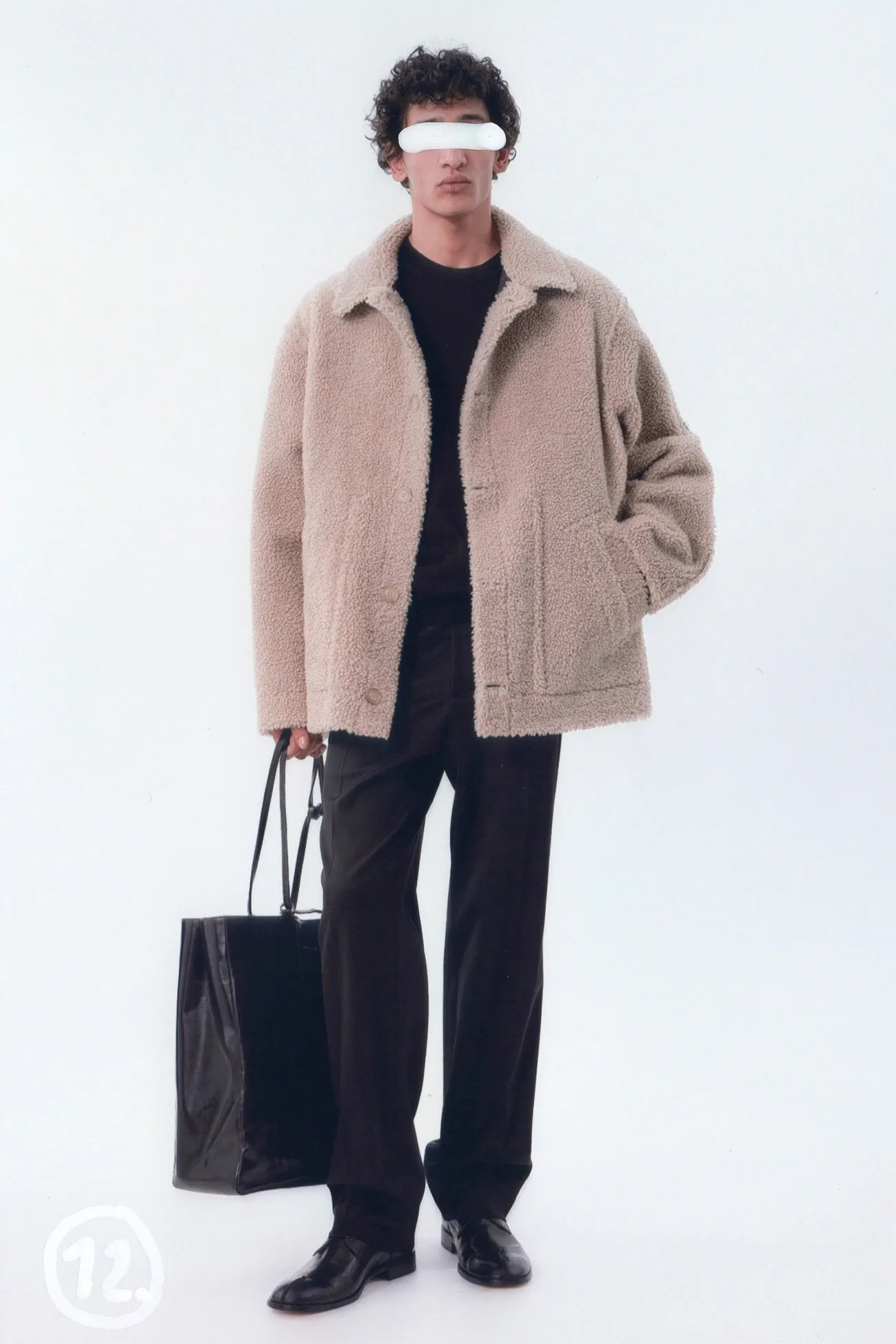 La collection Pré-Automne 2025 de MM6 Maison Margiela pour hommes met l’accent sur l'artisanat et le design intemporel