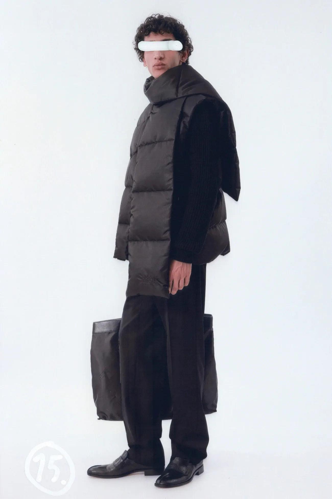 La collection Pré-Automne 2025 de MM6 Maison Margiela pour hommes met l’accent sur l'artisanat et le design intemporel