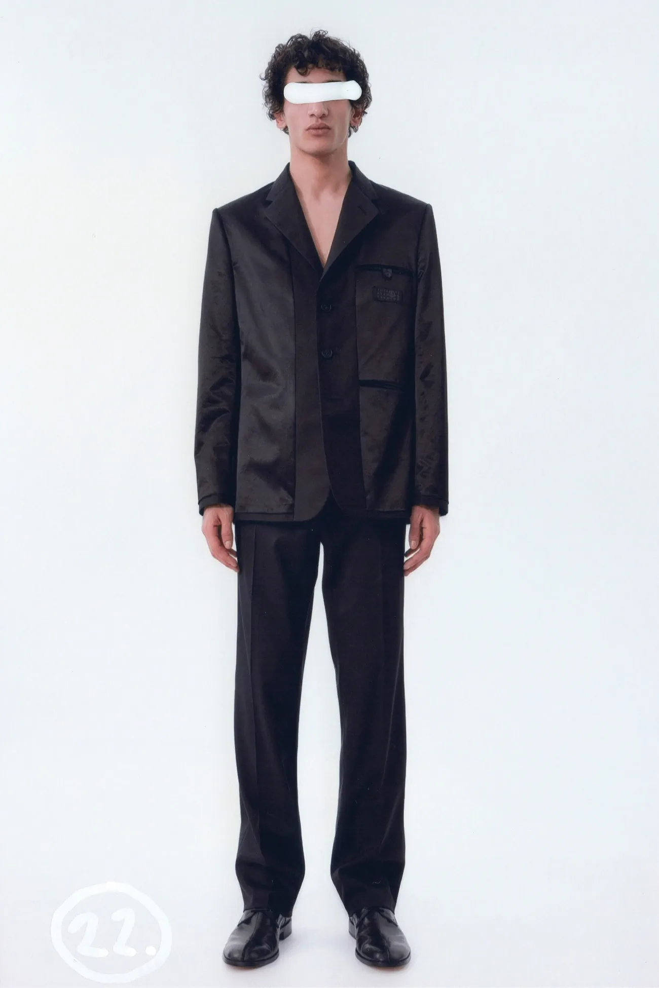 La collection Pré-Automne 2025 de MM6 Maison Margiela pour hommes met l’accent sur l'artisanat et le design intemporel