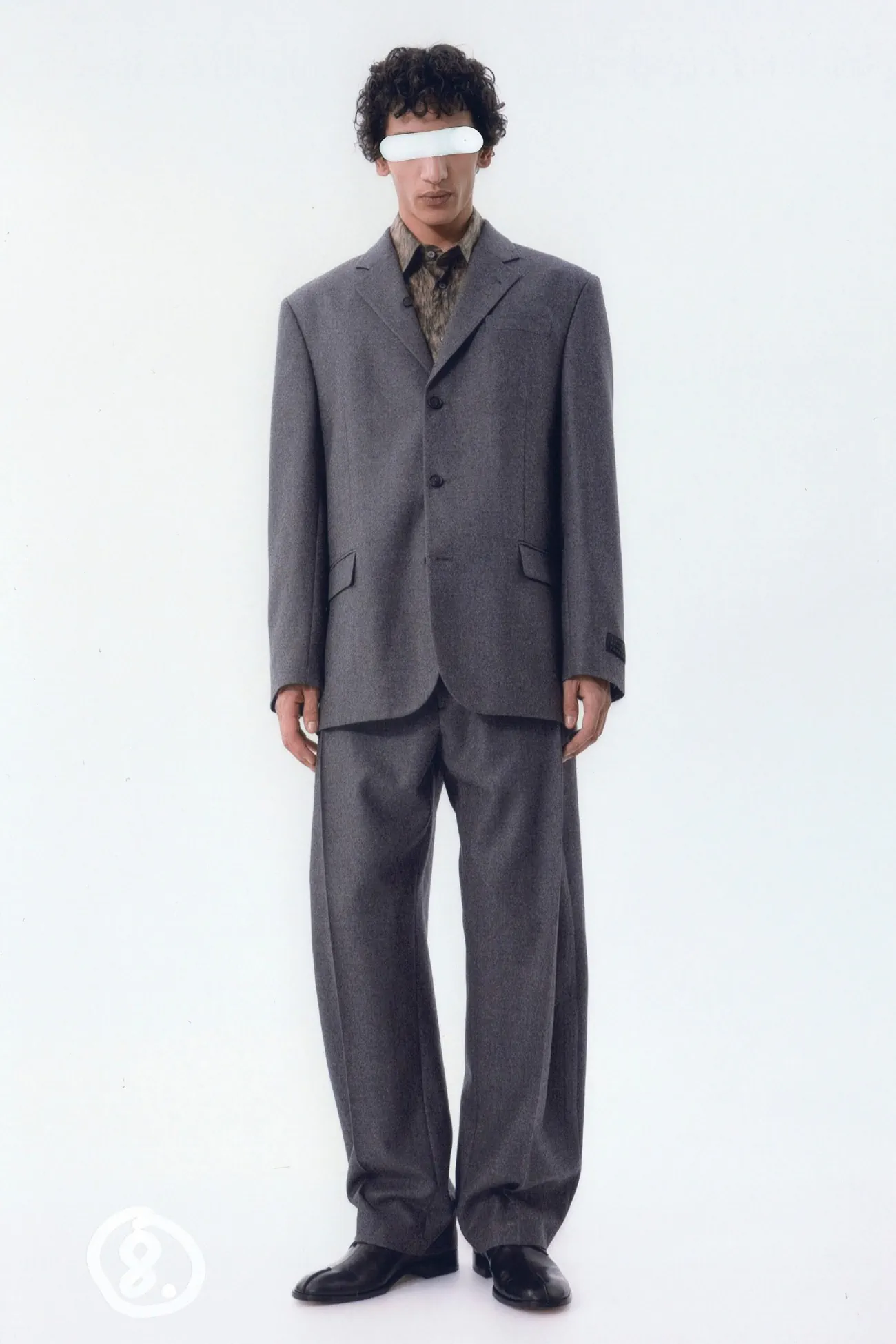 La collection Pré-Automne 2025 de MM6 Maison Margiela pour hommes met l’accent sur l'artisanat et le design intemporel
