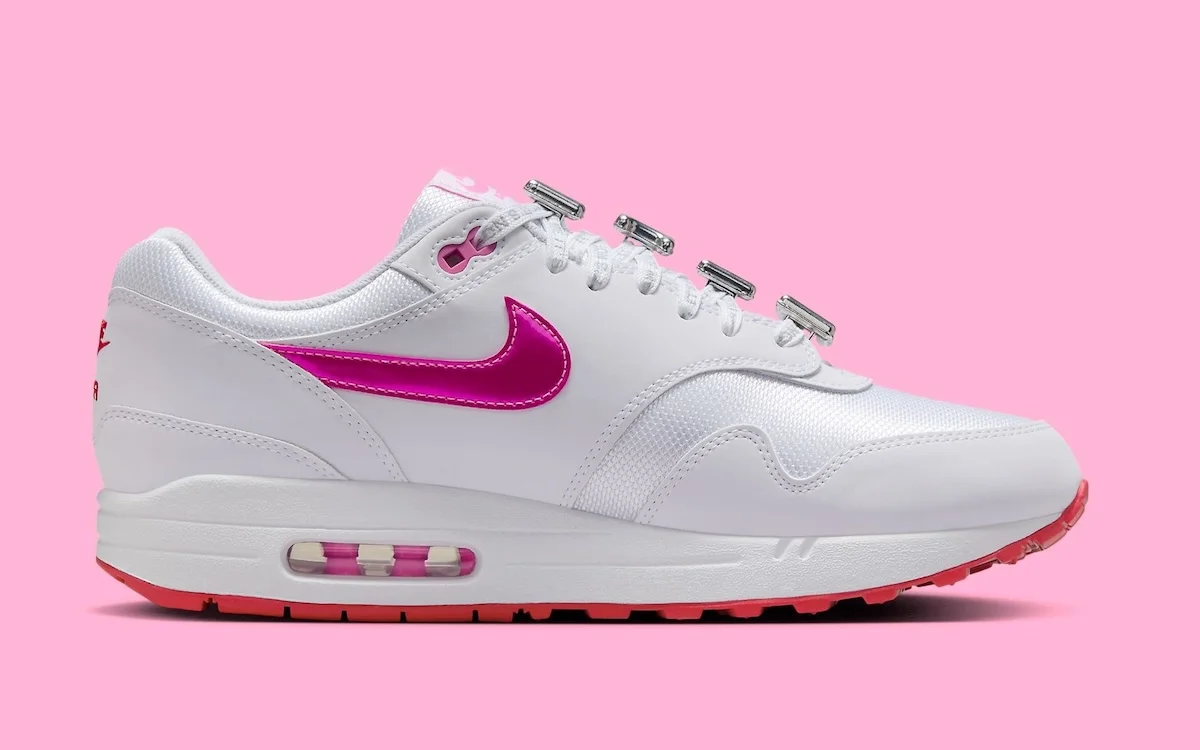 Nike Air Max 1 Valentines Day White 2 La Nike Air Max 1 « Valentine's Day » Blanche célèbre le romantisme avec un design inspiré des ballons