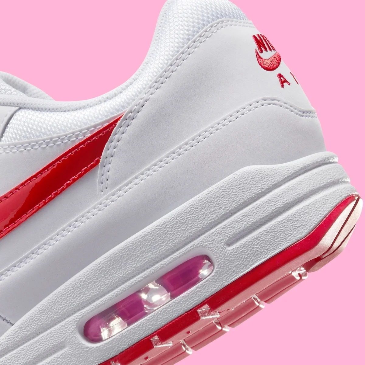 Nike Air Max 1 Valentines Day White 8 La Nike Air Max 1 « Valentine's Day » Blanche célèbre le romantisme avec un design inspiré des ballons