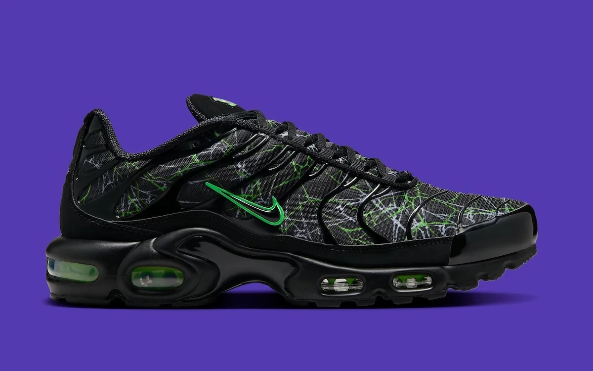 La Nike Air Max Plus « Green Strike/Black » apporte un style audacieux pour le printemps 2025