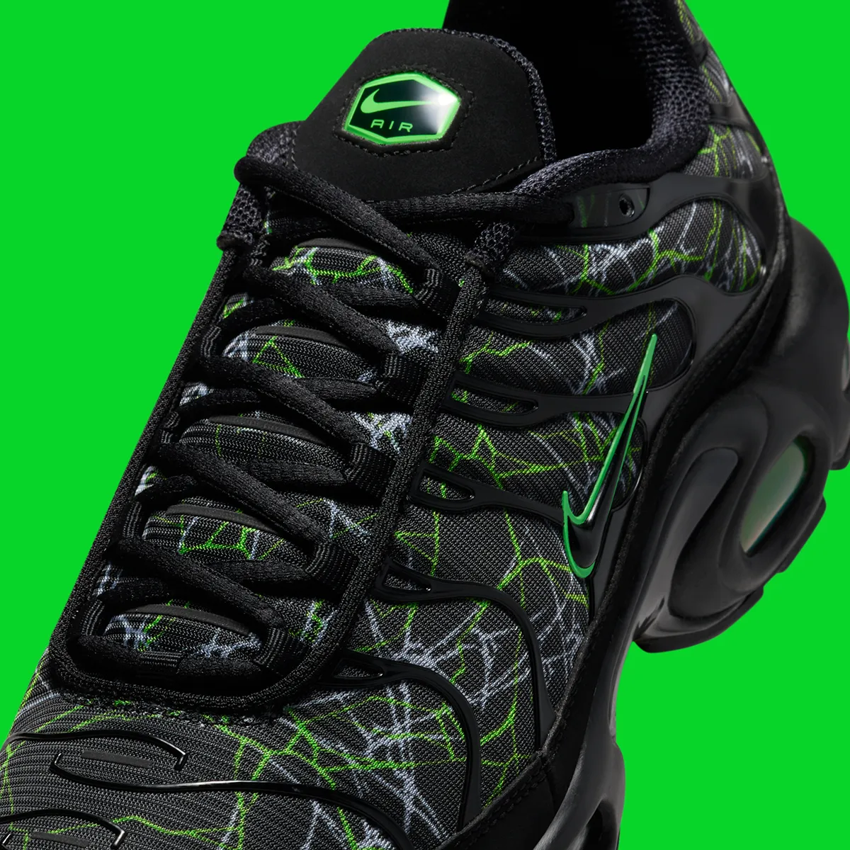 La Nike Air Max Plus « Shattered Glass » bouscule les attentes