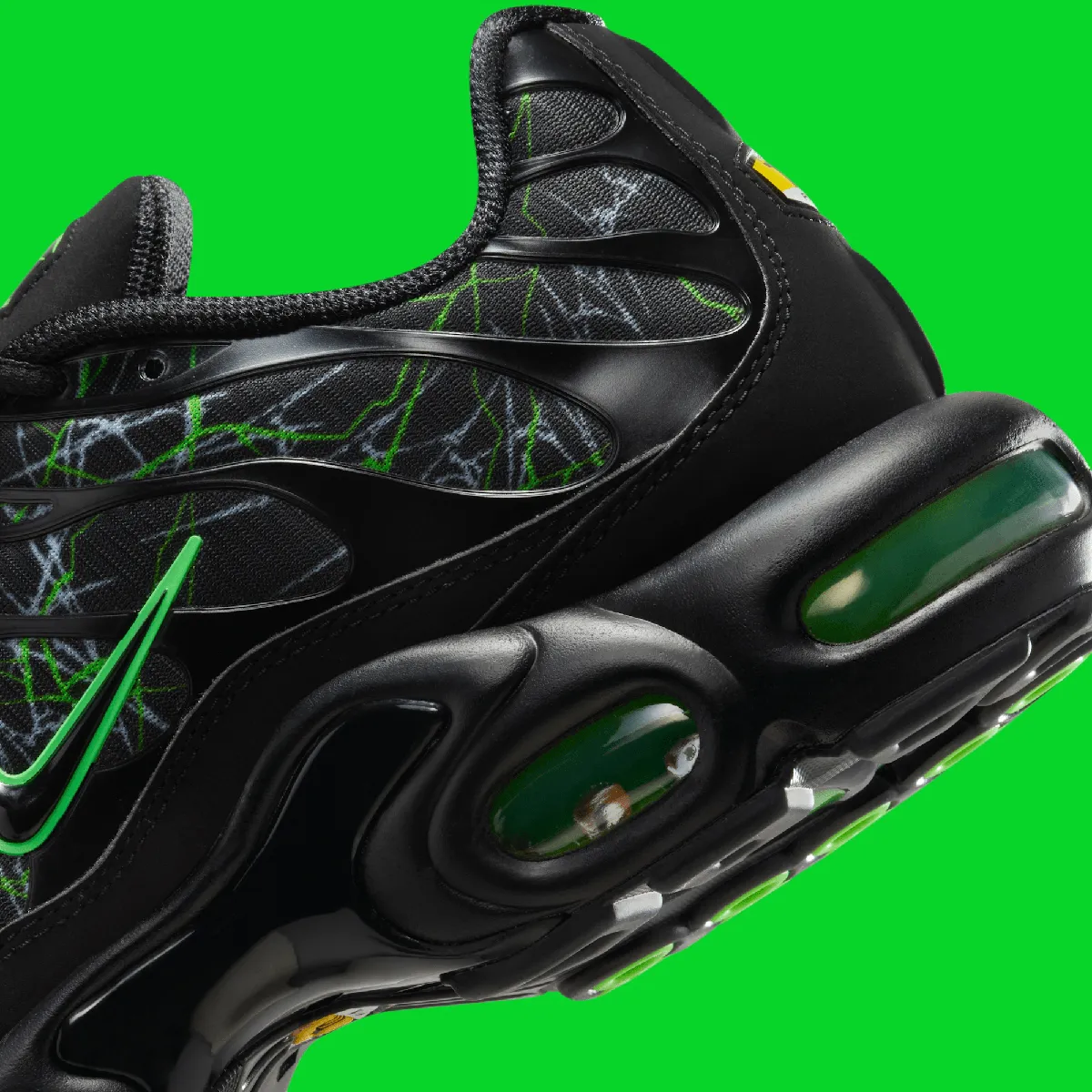 La Nike Air Max Plus « Shattered Glass » bouscule les attentes