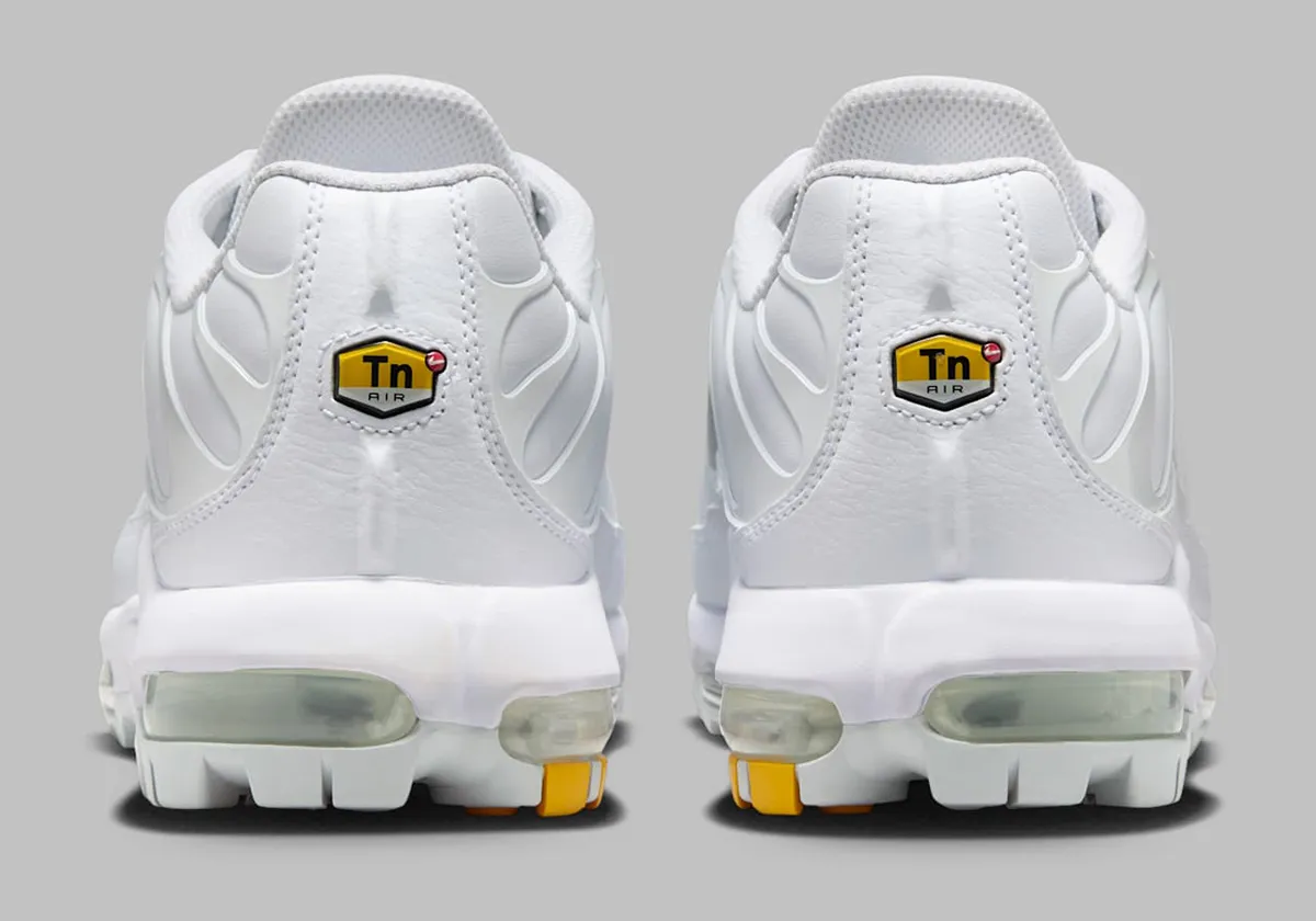 La Nike Air Max Plus " Triple White " se met au golf