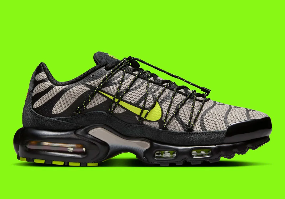La Nike Air Max Plus Utility « Black/Grey/Volt » arrivera en 2025
