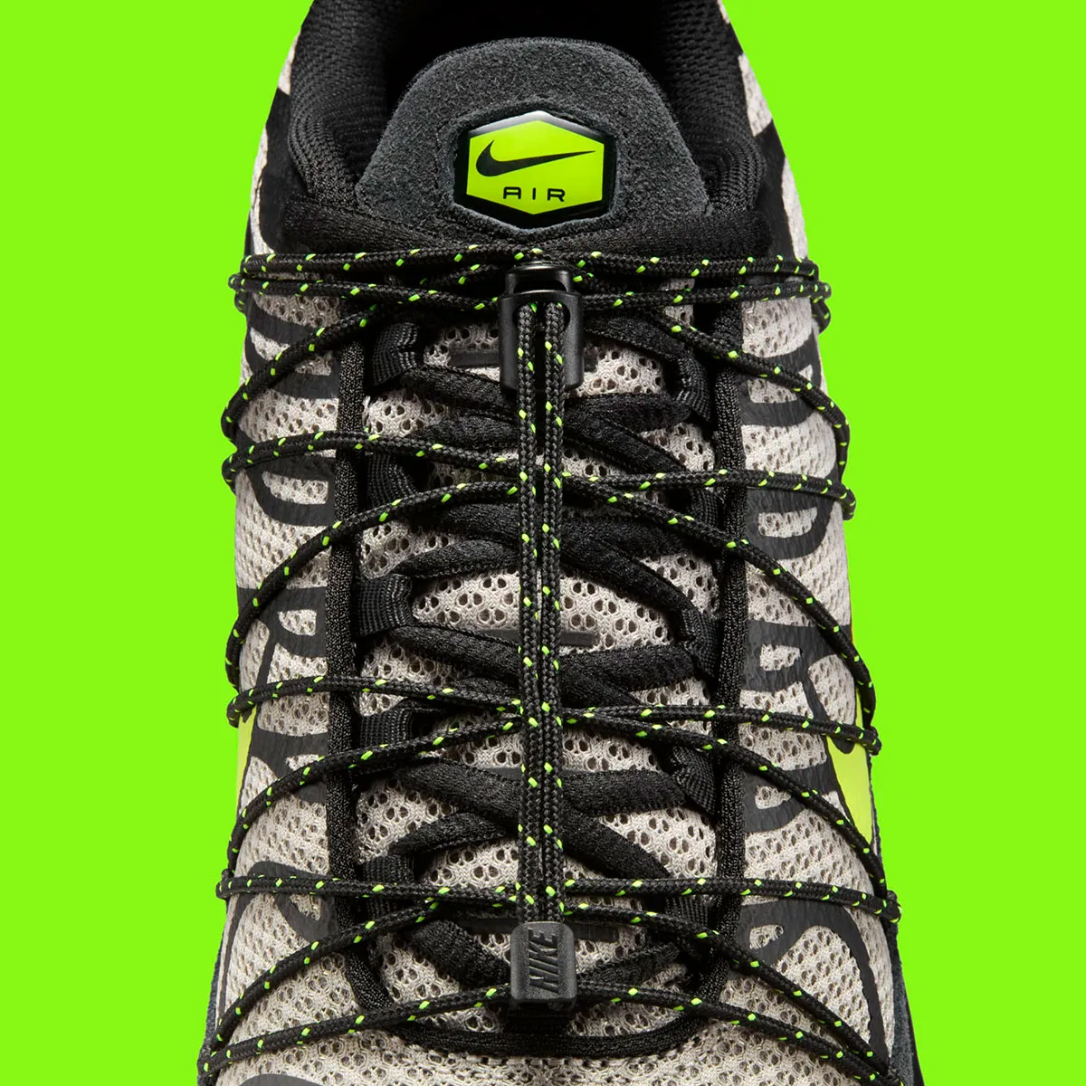 La Nike Air Max Plus Utility « Black/Grey/Volt » arrivera en 2025