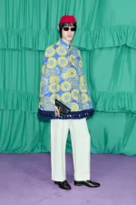 Alessandro Michele redéfinit l'élégance pour la collection Valentino Pré-Automne 2025