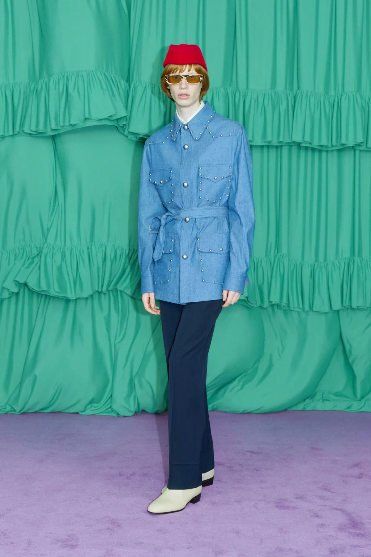 Alessandro Michele redéfinit l'élégance pour la collection Valentino Pré-Automne 2025