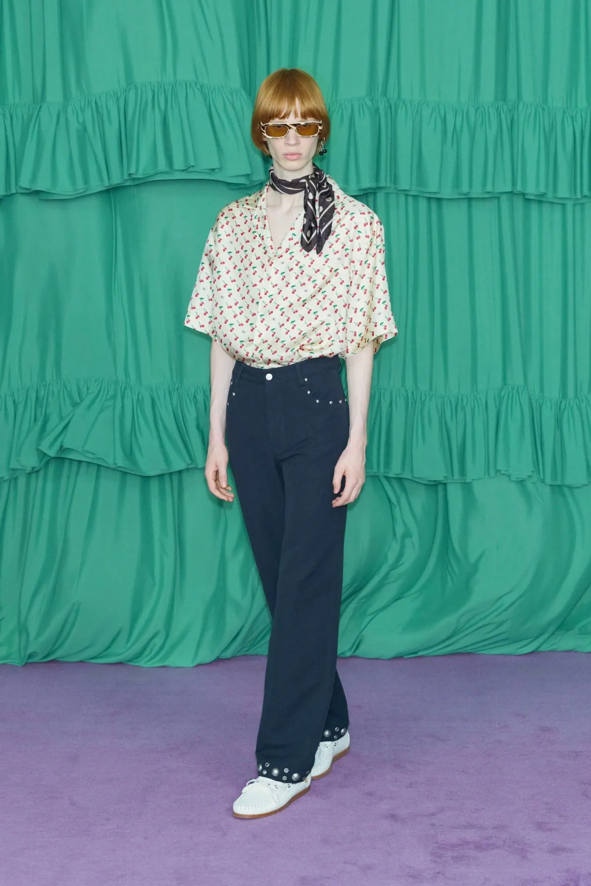 Alessandro Michele redéfinit l'élégance pour la collection Valentino Pré-Automne 2025