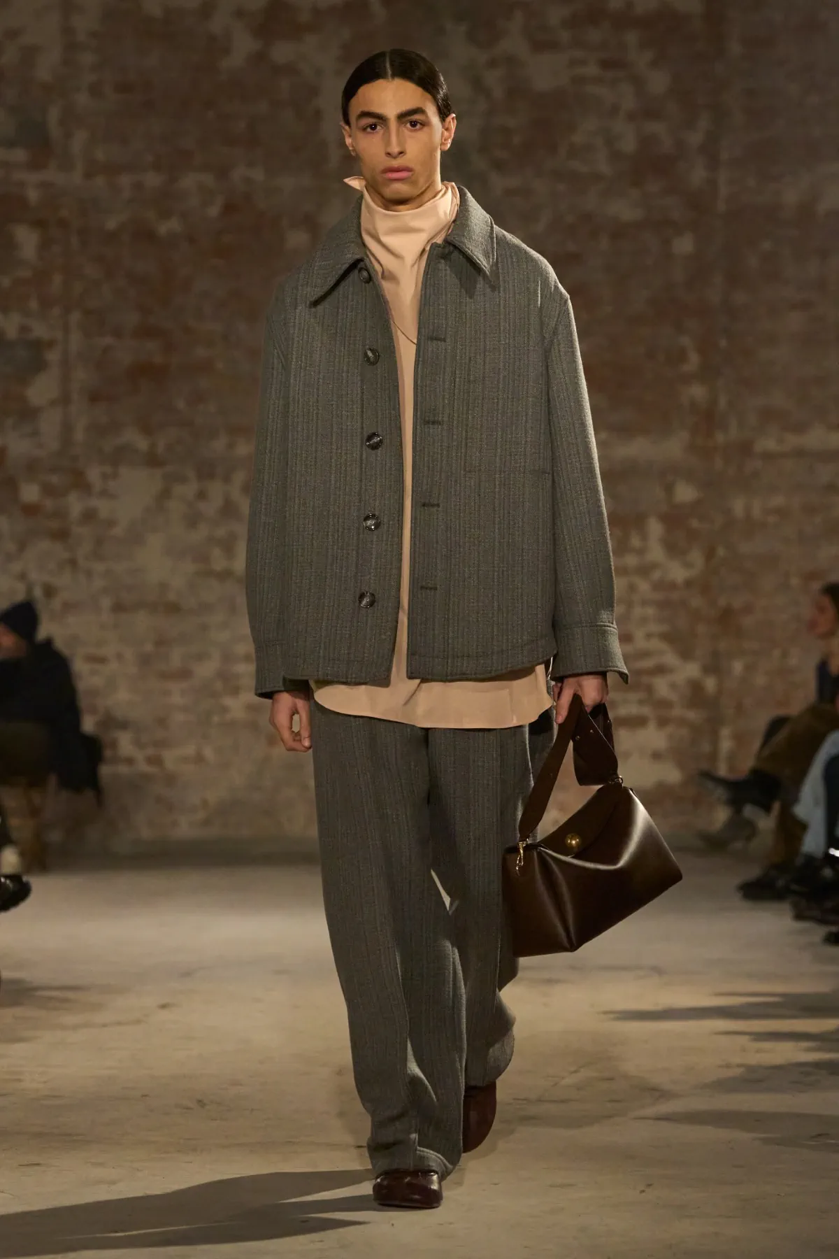 Alexandre Mattiussi propose une élégance honnête pour la collection AMI automne 2025