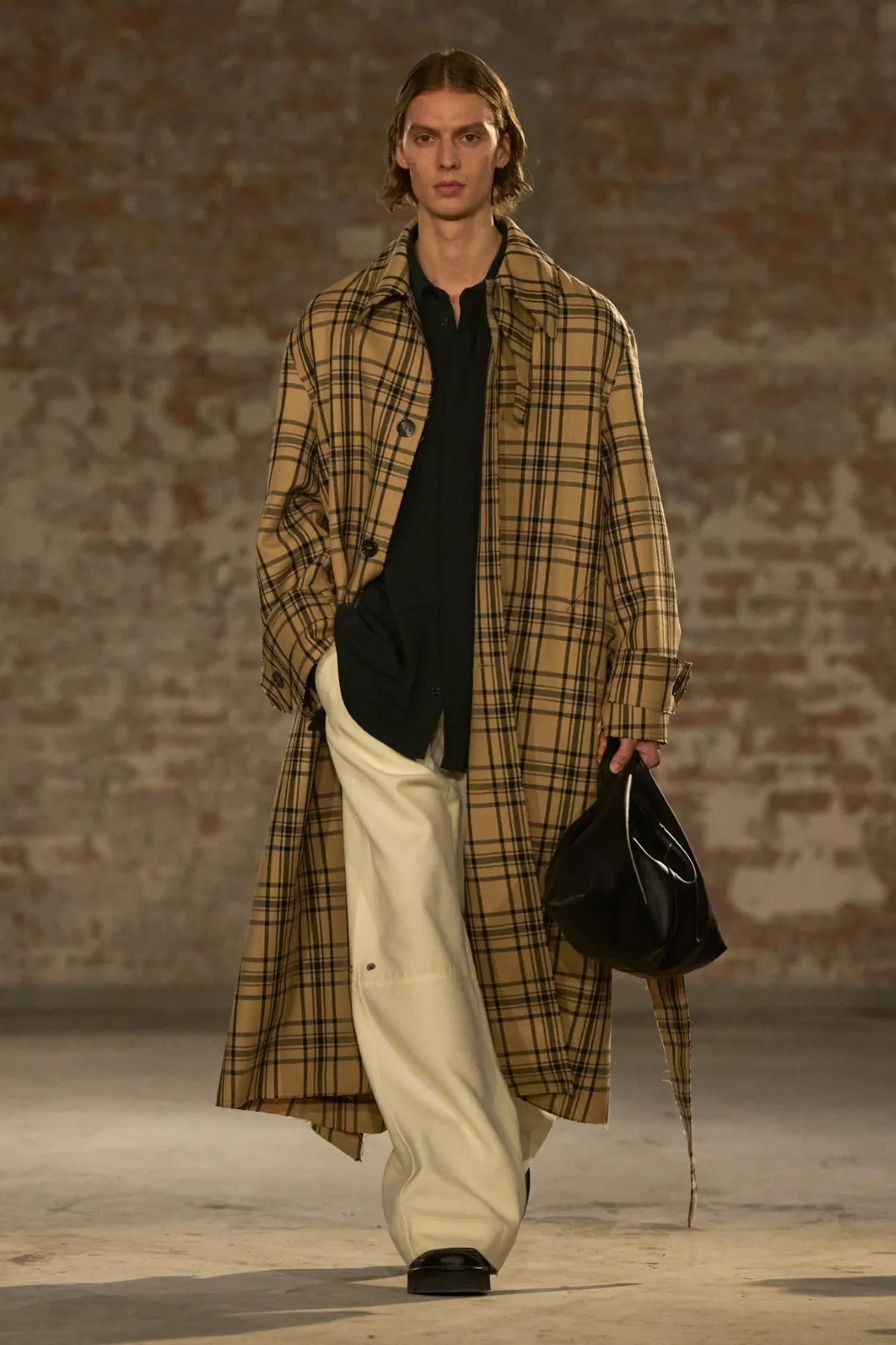 Alexandre Mattiussi propose une élégance honnête pour la collection AMI automne 2025