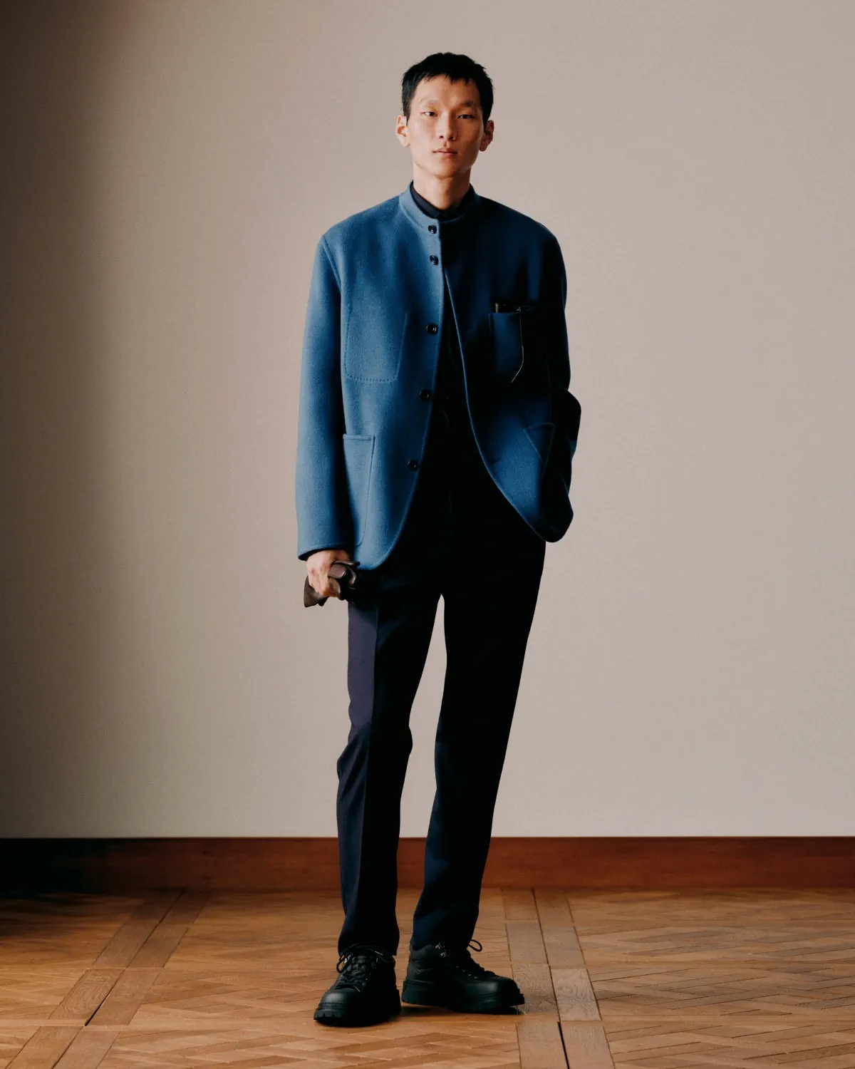 Pour son 130ème anniversaire, Berluti adopte des tons intemporels