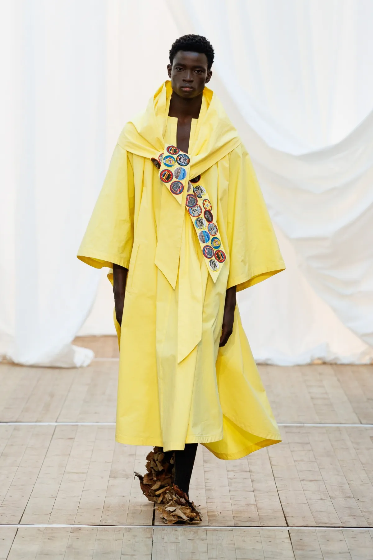 Pour l'automne 2025, BLUEMARBLE puise son élégance dans les souvenirs rustiques et les voyages internationaux