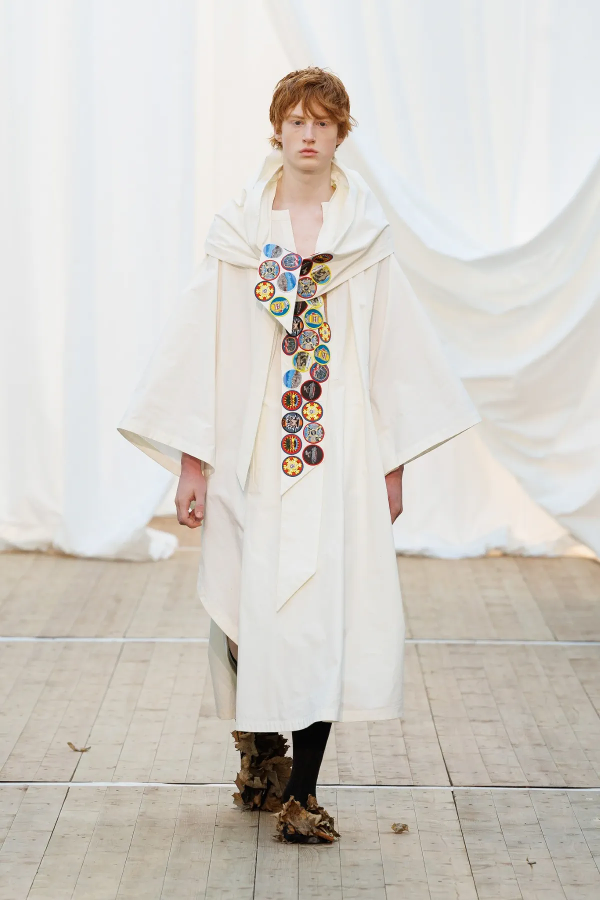 Pour l'automne 2025, BLUEMARBLE puise son élégance dans les souvenirs rustiques et les voyages internationaux