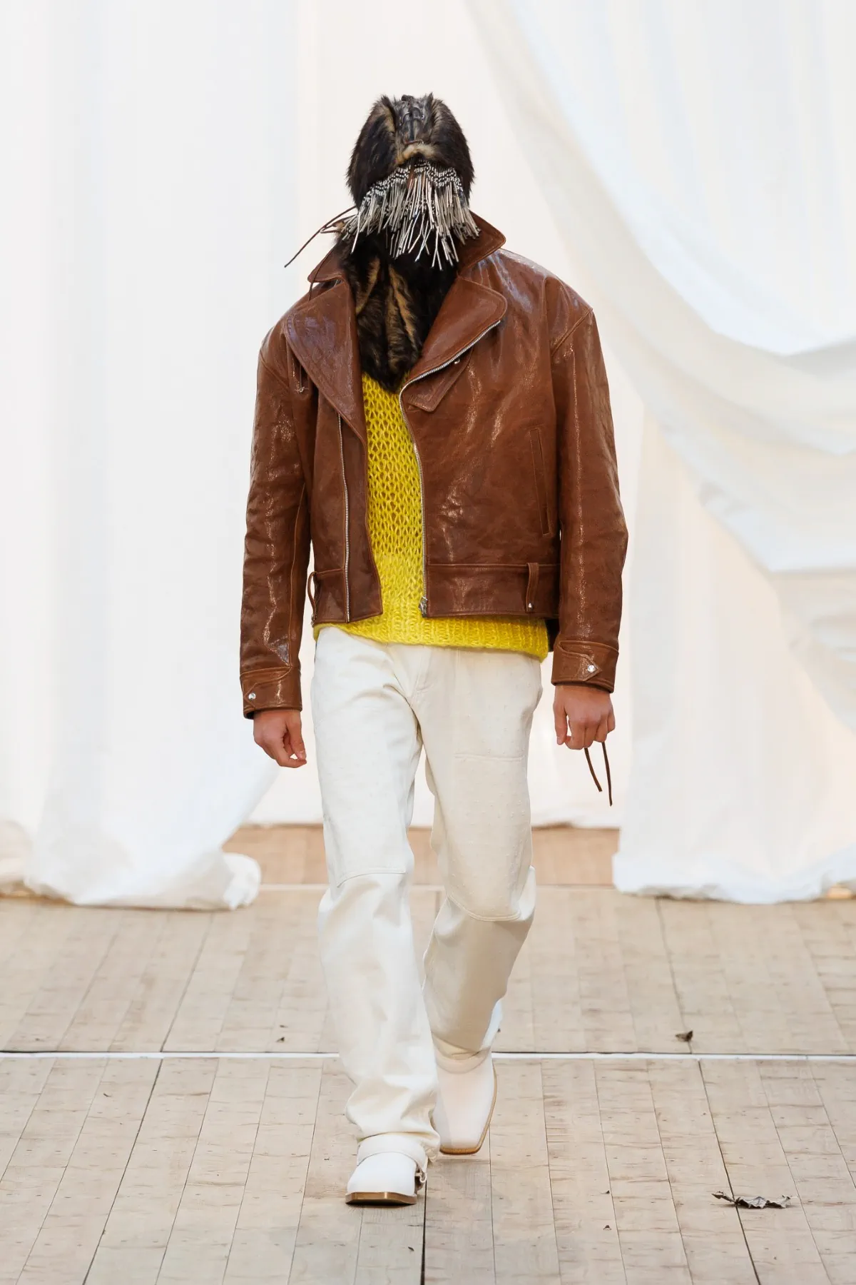 Pour l'automne 2025, BLUEMARBLE puise son élégance dans les souvenirs rustiques et les voyages internationaux